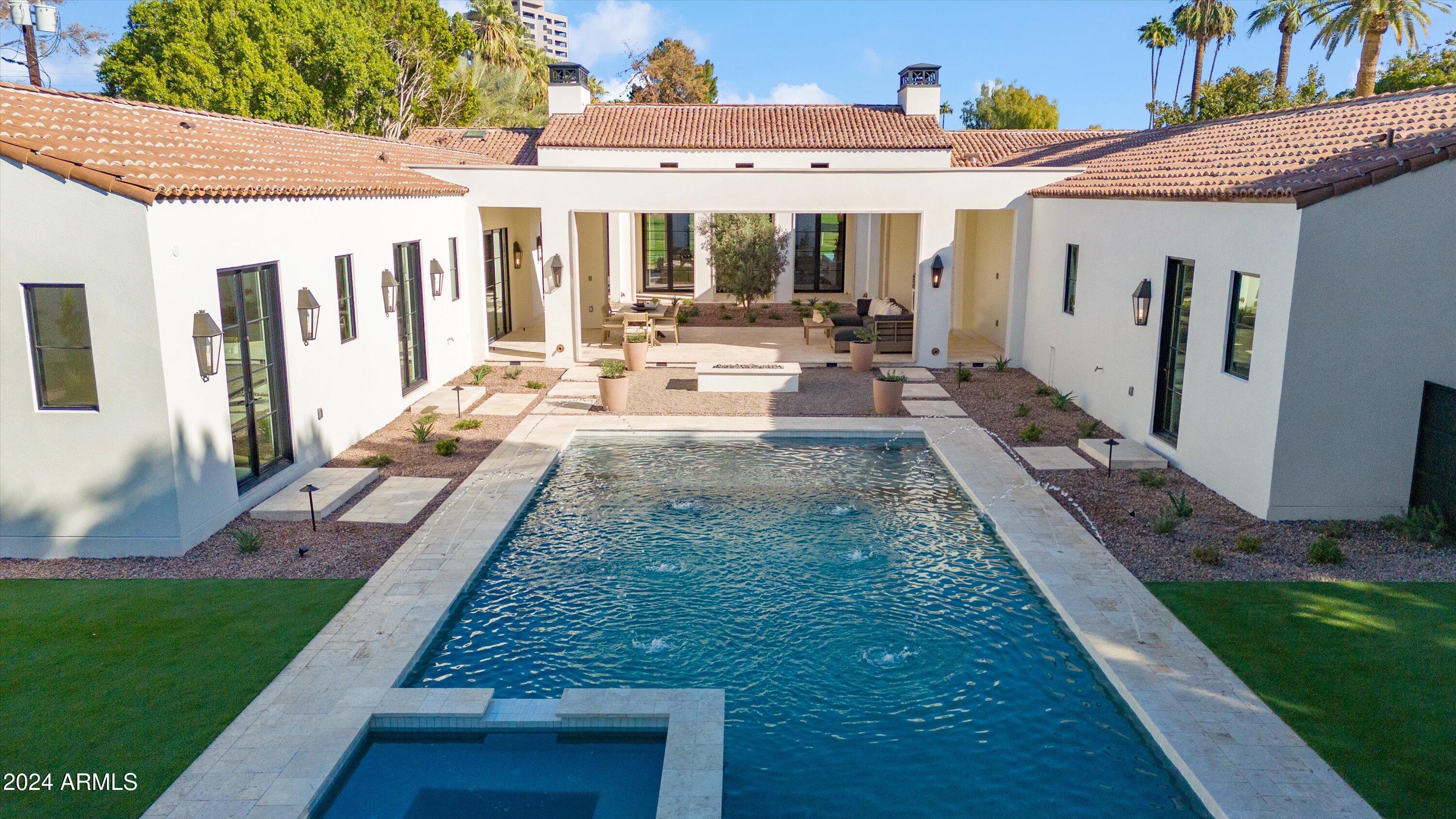 COUNTRY CLUB PLACE - Residential