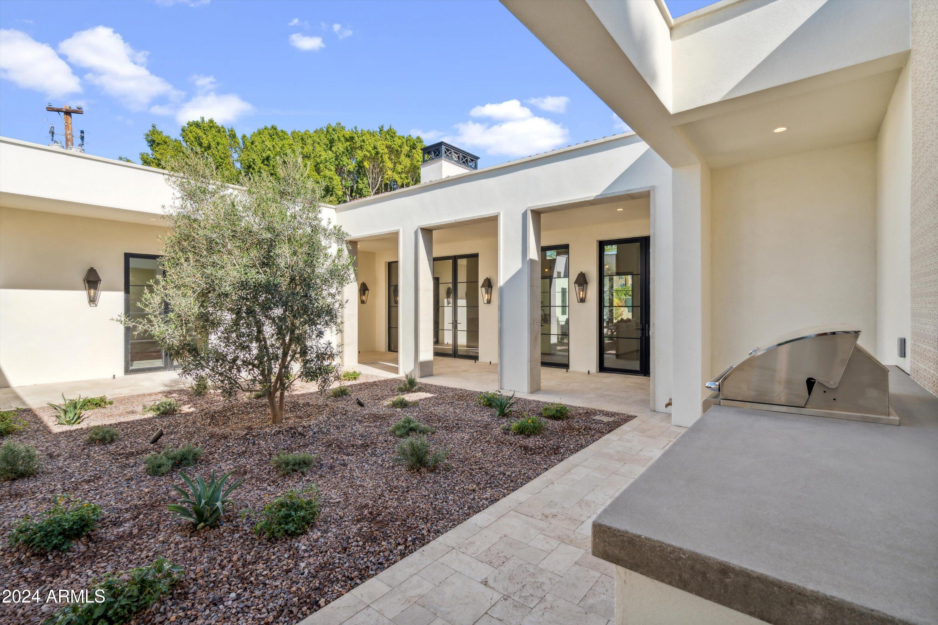 COUNTRY CLUB PLACE - Residential