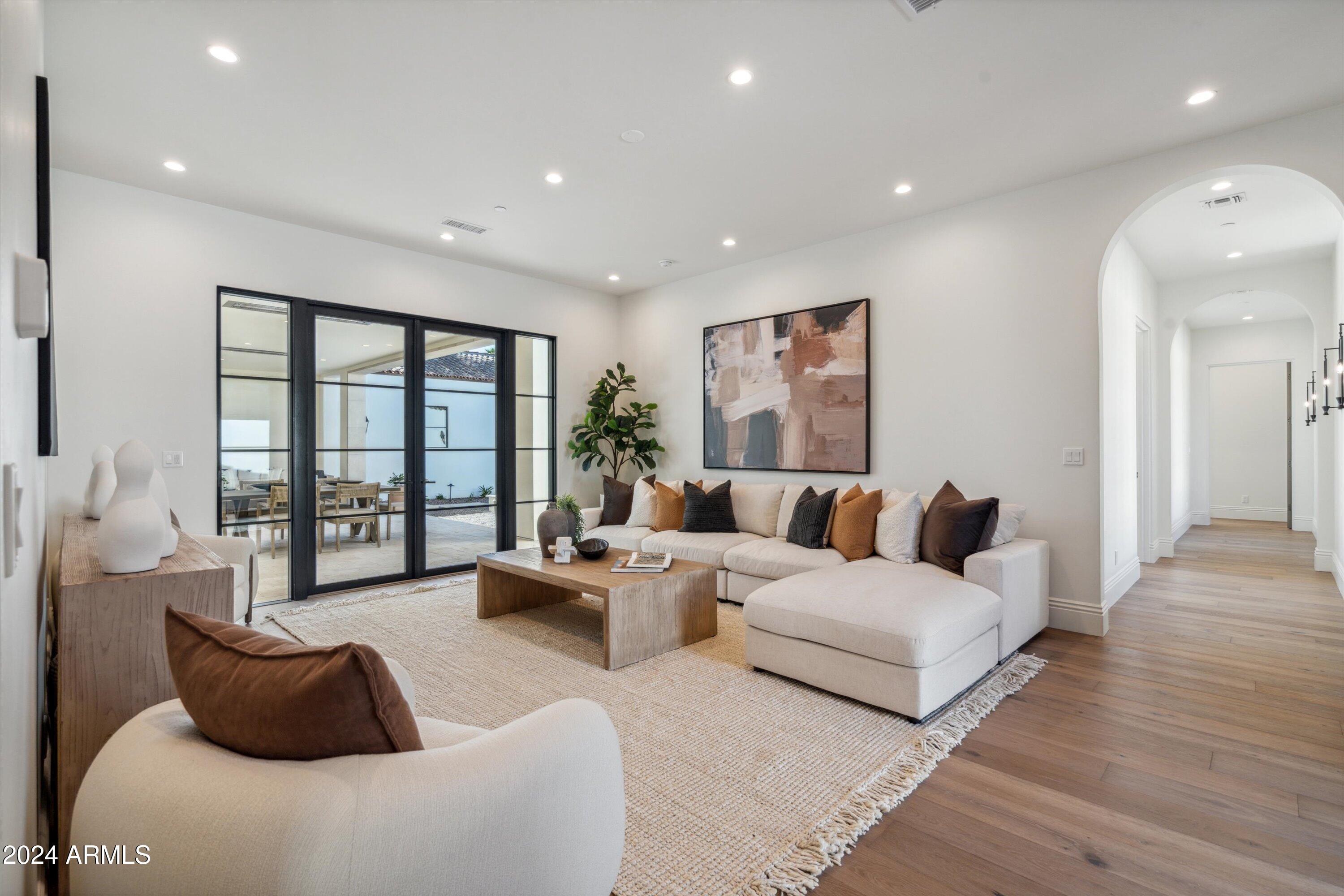 COUNTRY CLUB PLACE - Residential