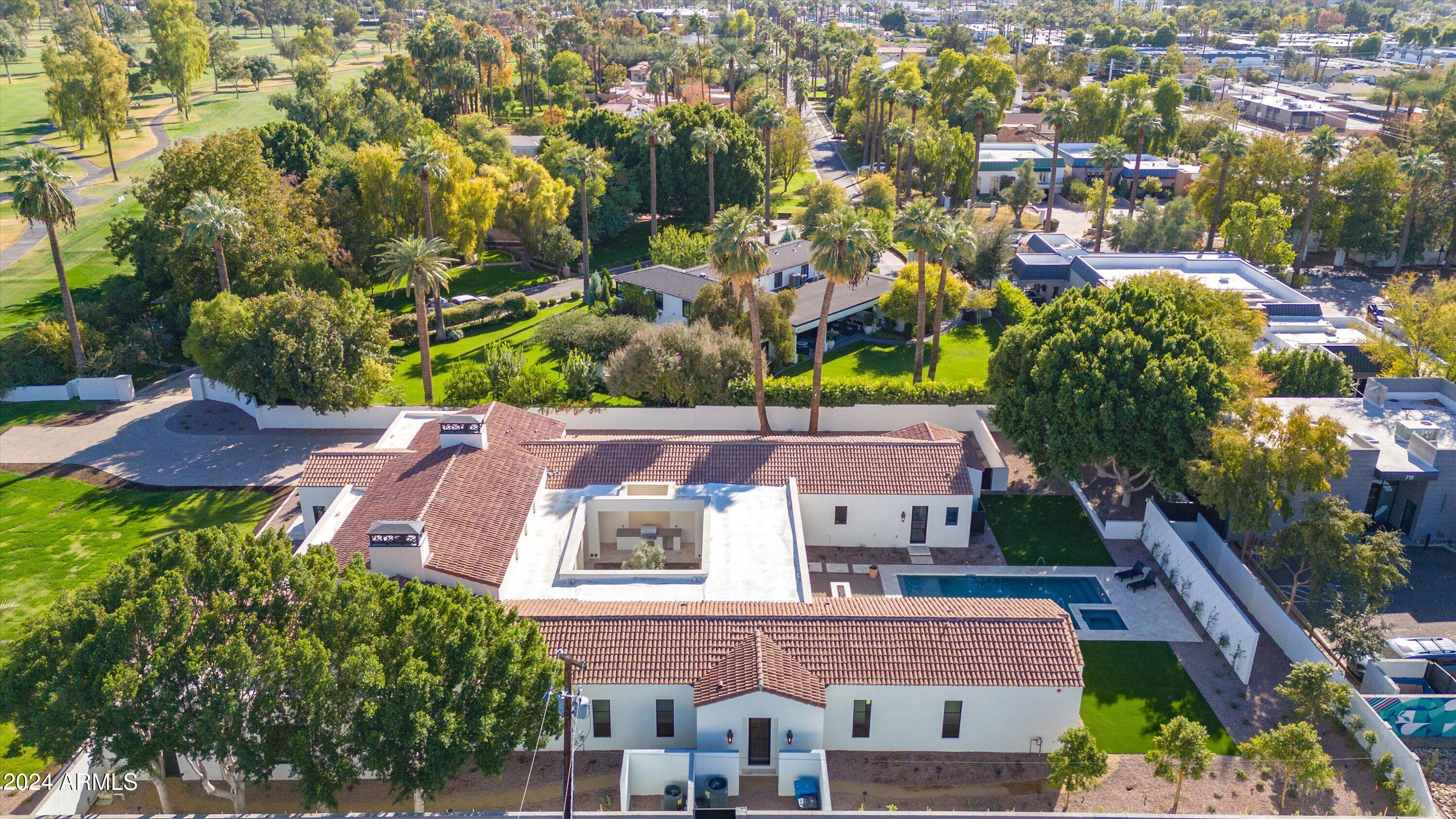 COUNTRY CLUB PLACE - Residential