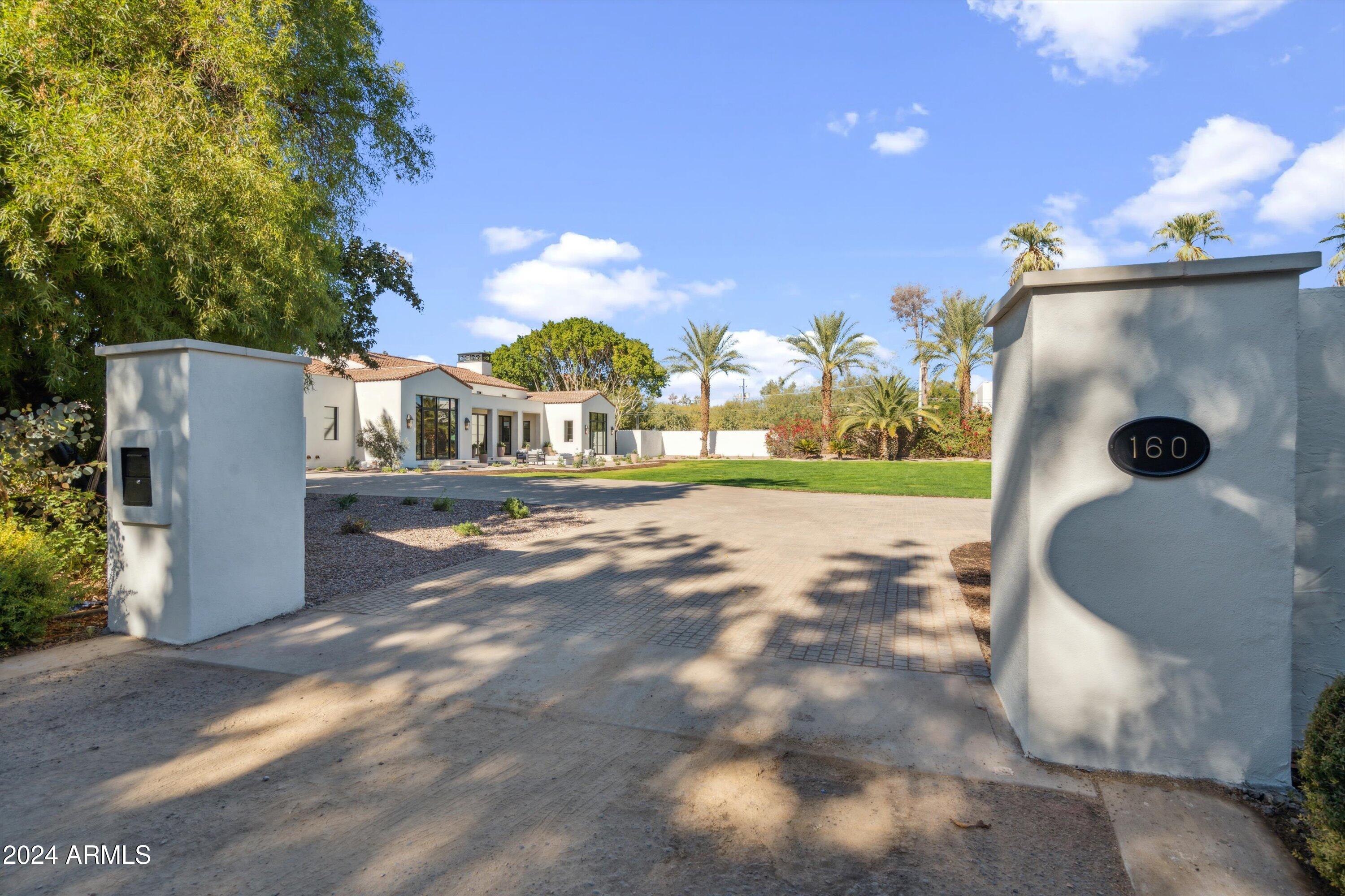 COUNTRY CLUB PLACE - Residential