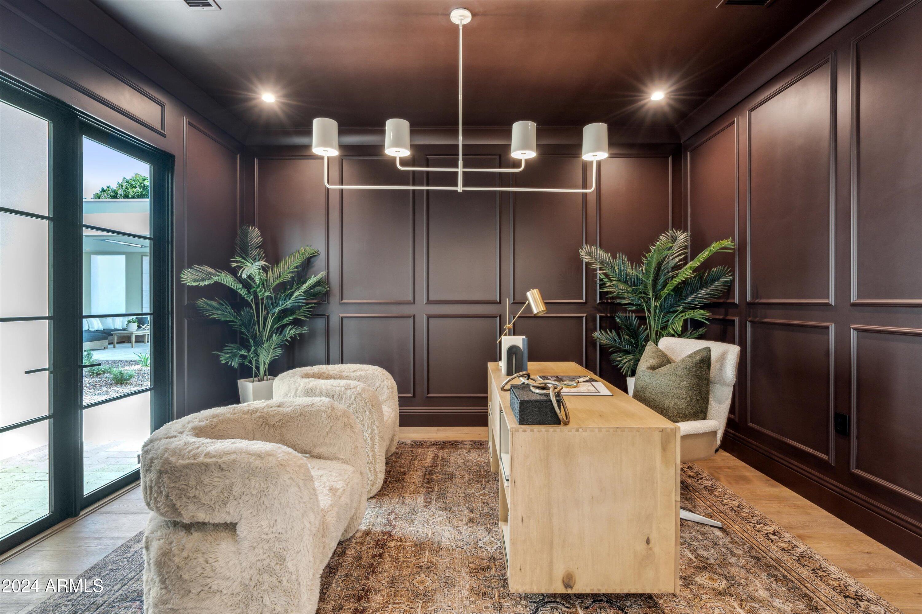 COUNTRY CLUB PLACE - Residential