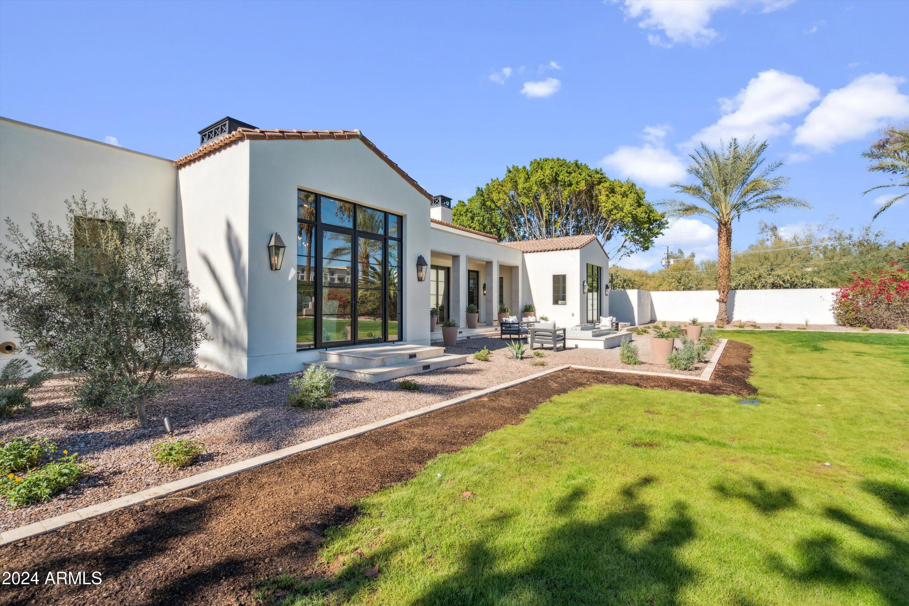 COUNTRY CLUB PLACE - Residential
