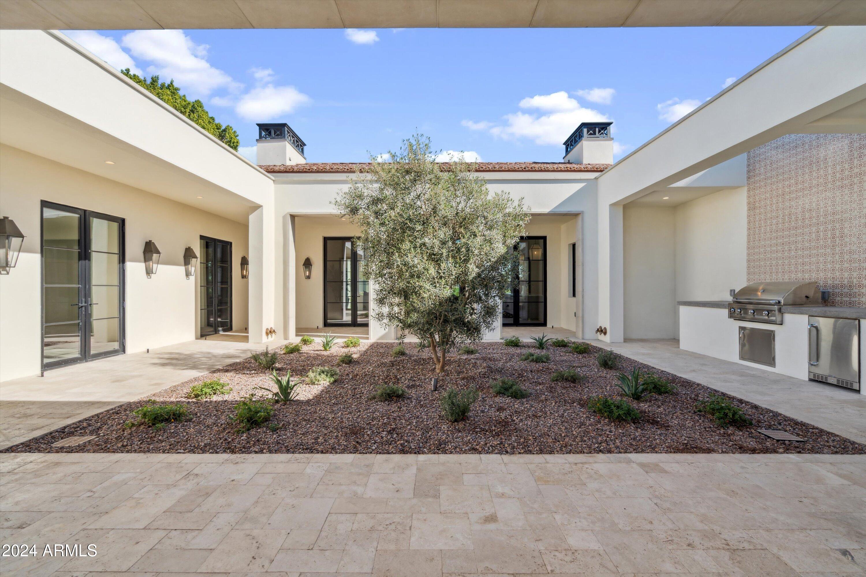 COUNTRY CLUB PLACE - Residential