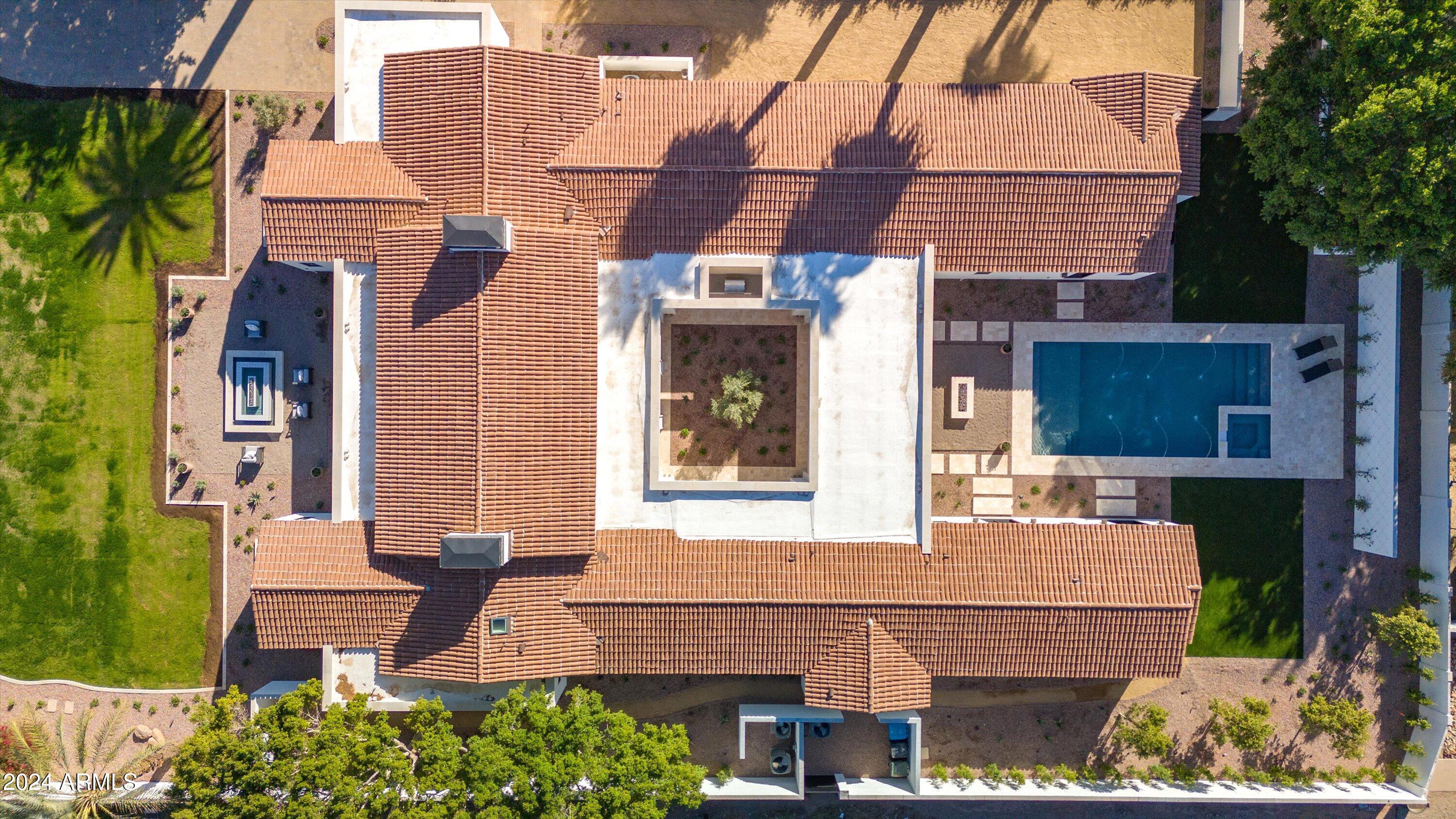 COUNTRY CLUB PLACE - Residential