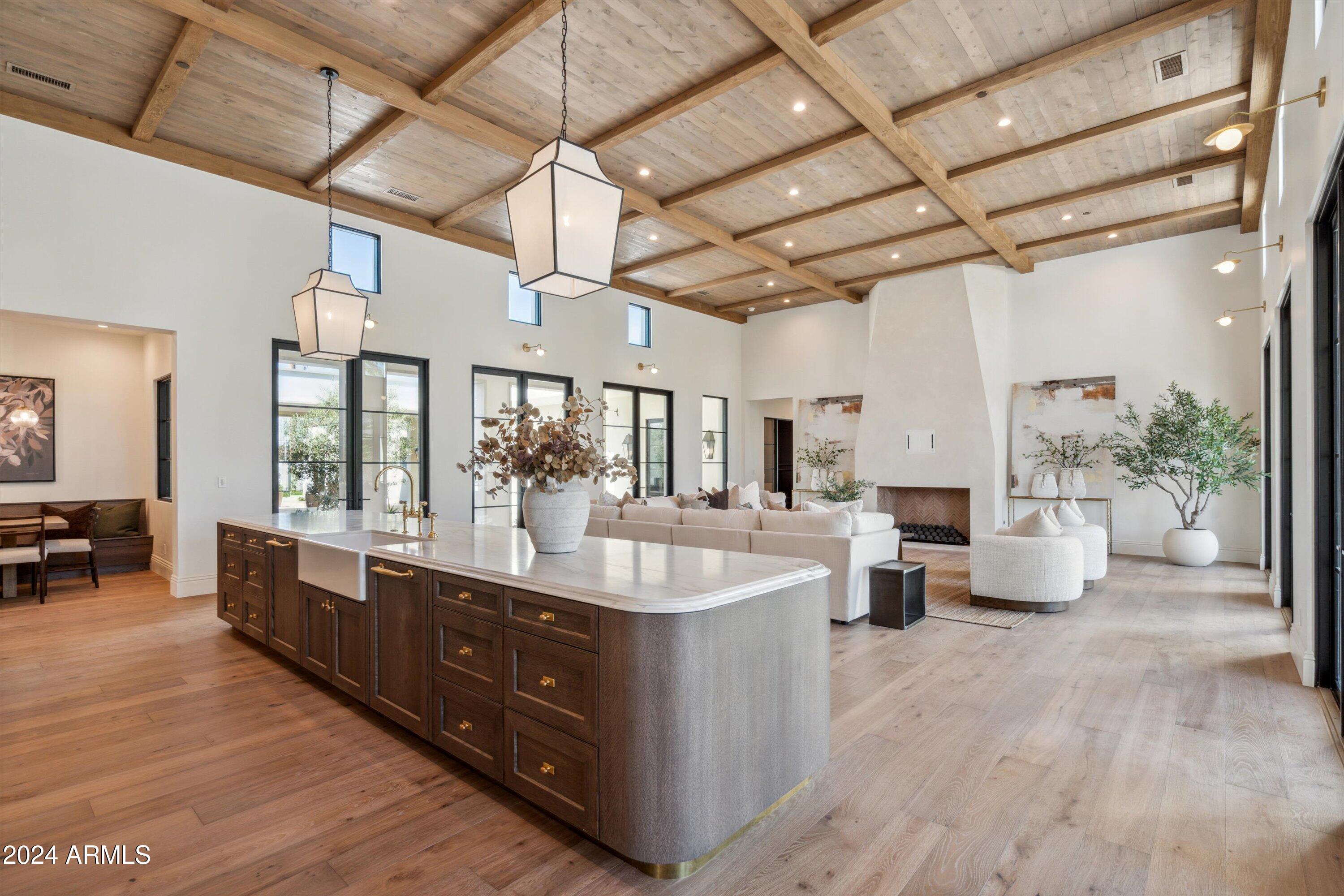 COUNTRY CLUB PLACE - Residential