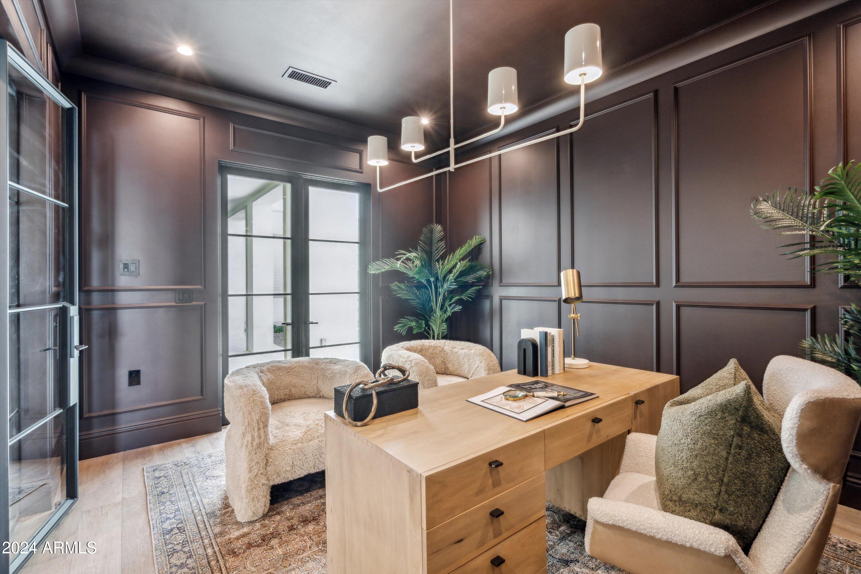 COUNTRY CLUB PLACE - Residential