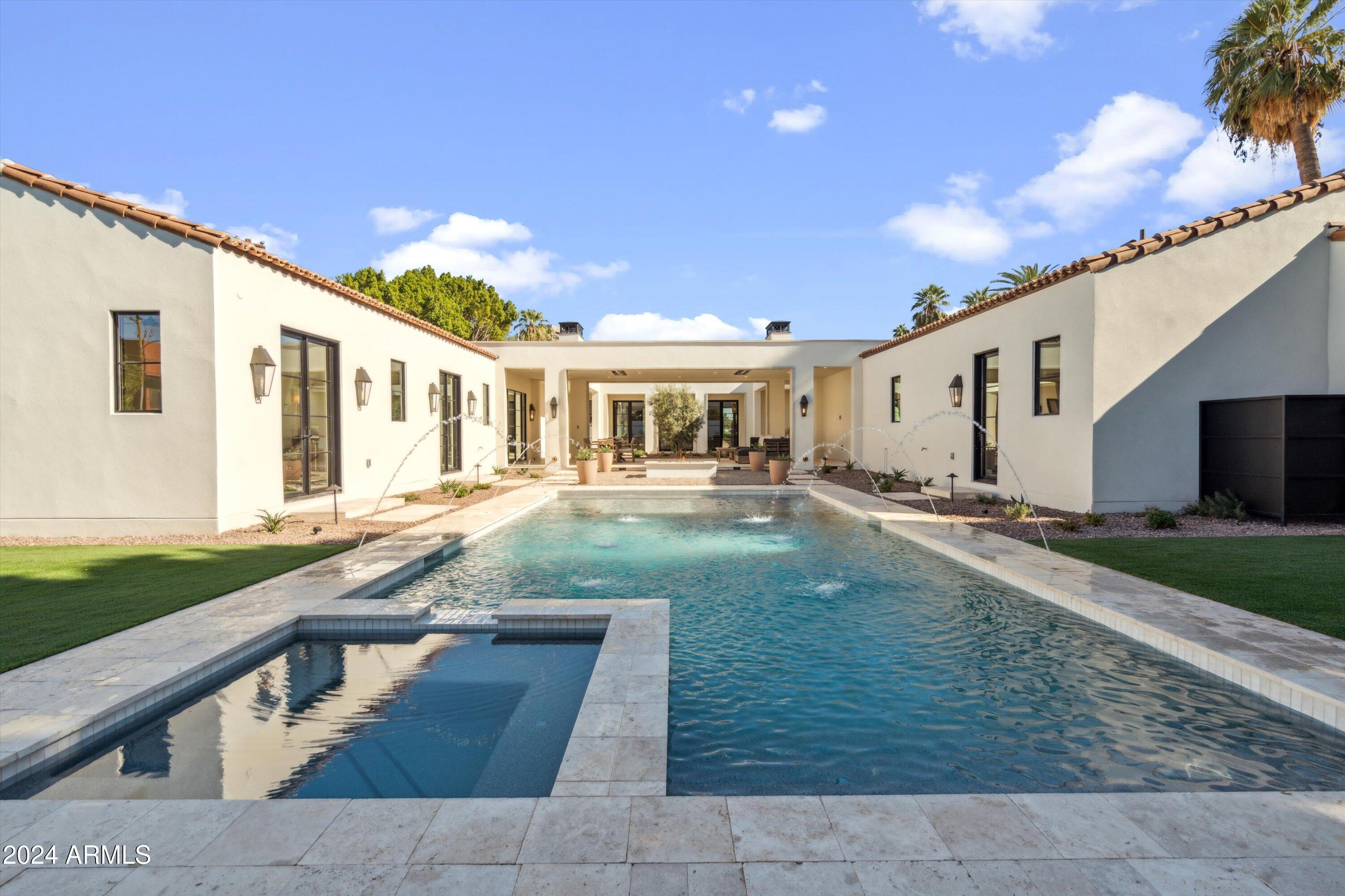 COUNTRY CLUB PLACE - Residential