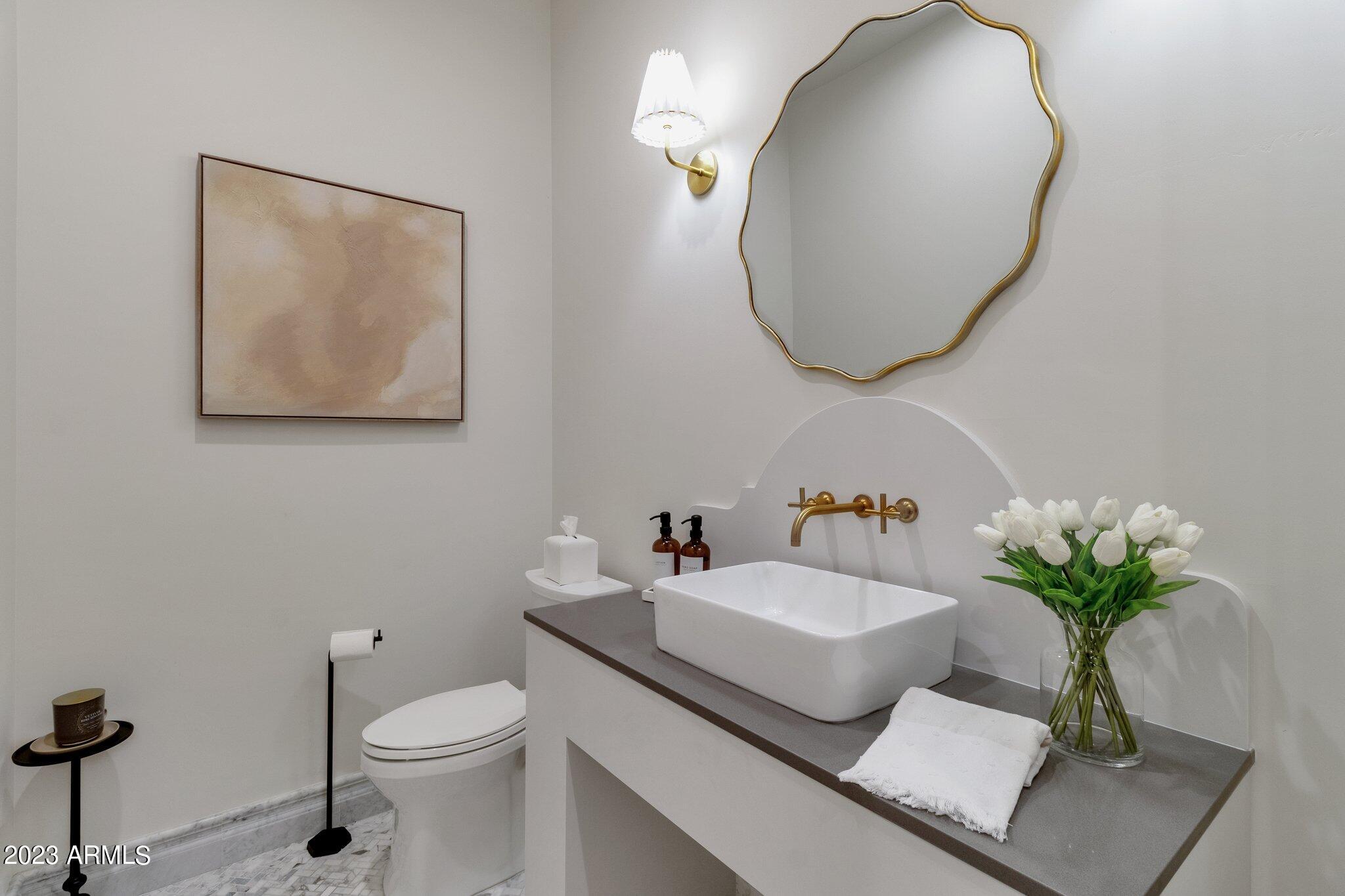 PARADISE VALLEY RANCHOS - Residential