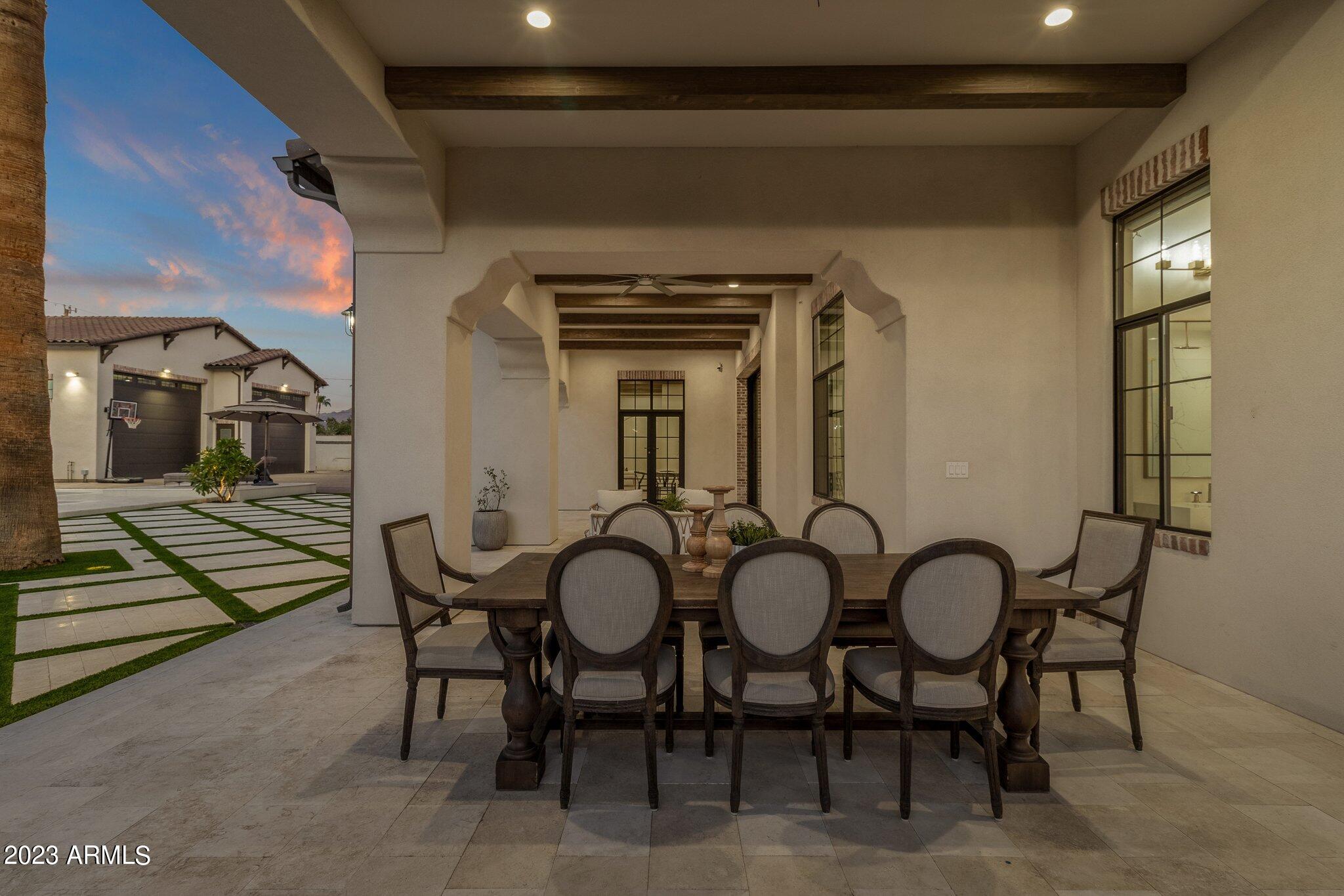 PARADISE VALLEY RANCHOS - Residential