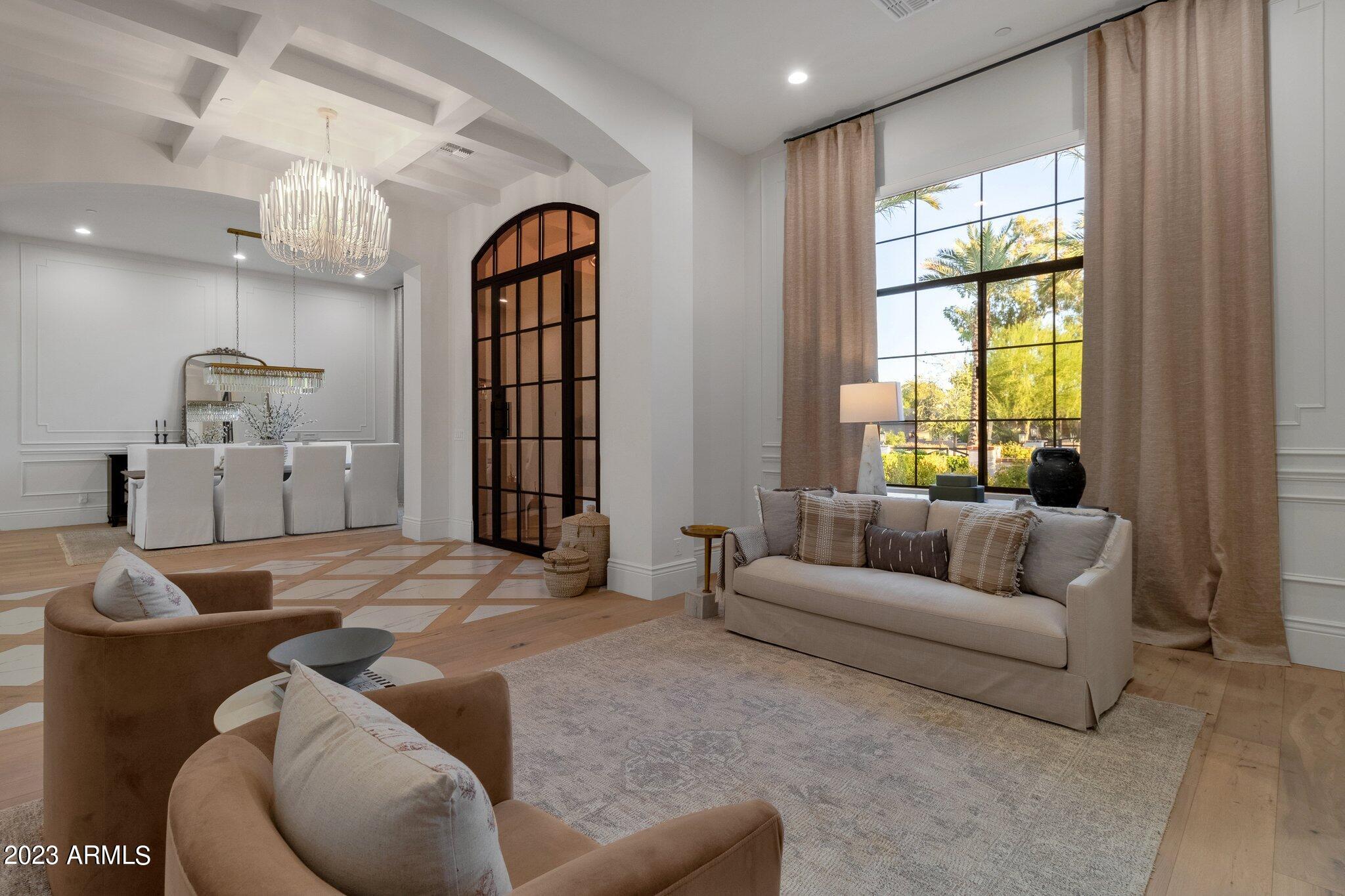 PARADISE VALLEY RANCHOS - Residential