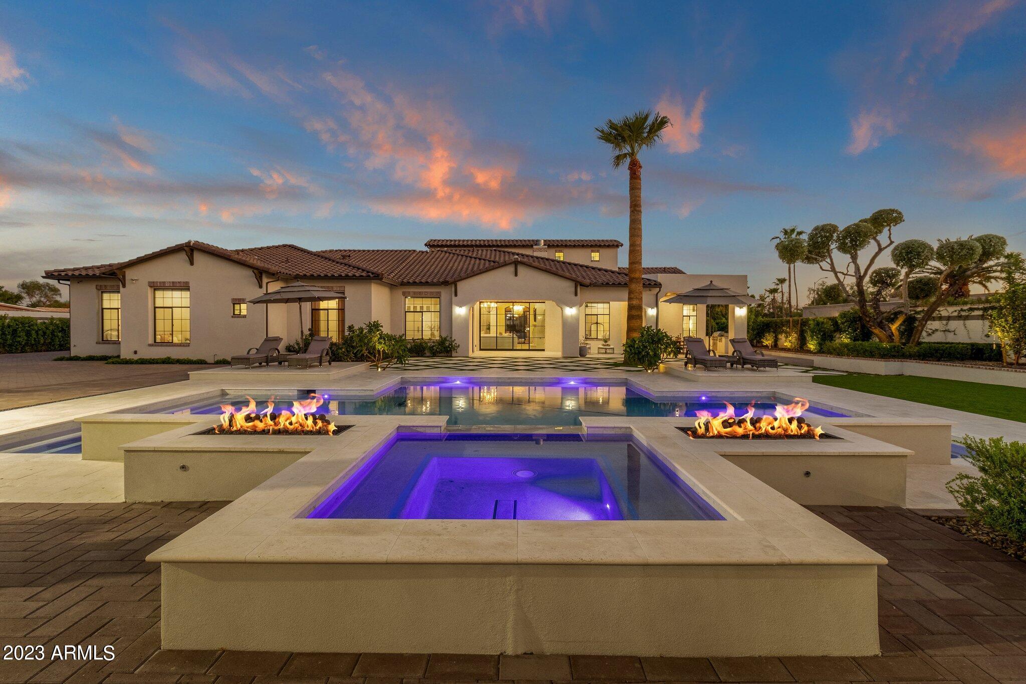 PARADISE VALLEY RANCHOS - Residential