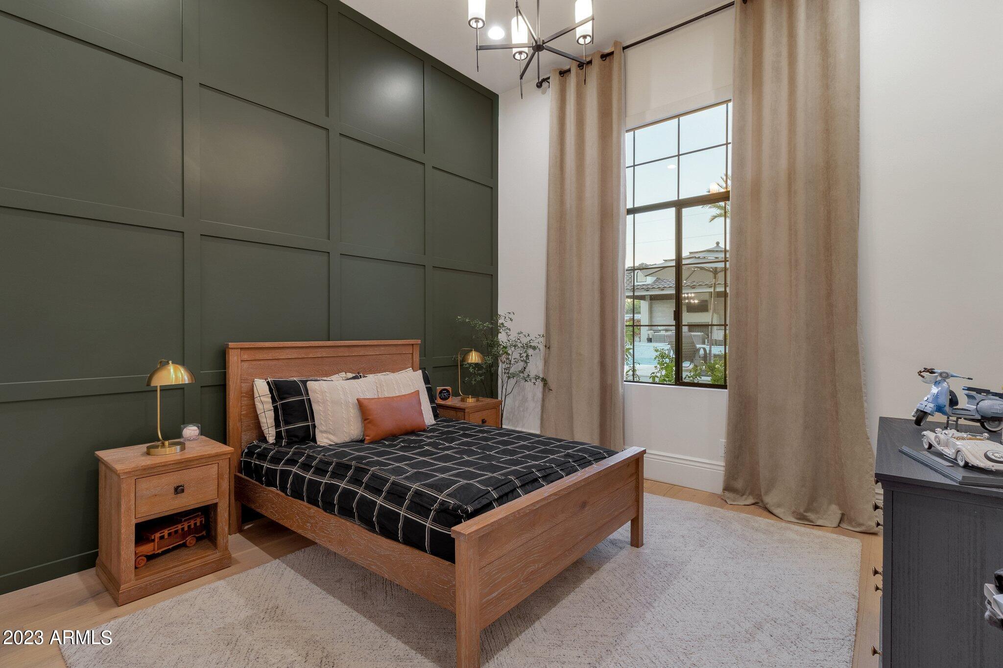 PARADISE VALLEY RANCHOS - Residential