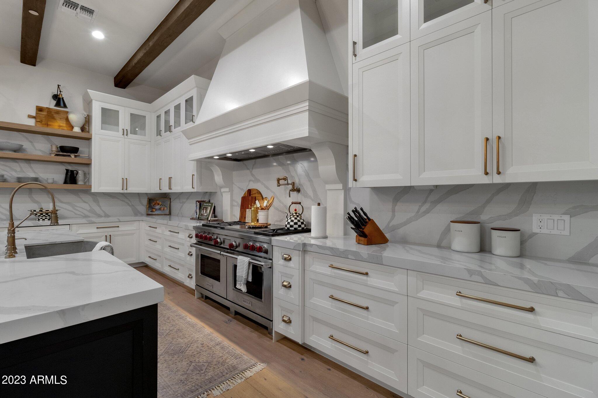 PARADISE VALLEY RANCHOS - Residential