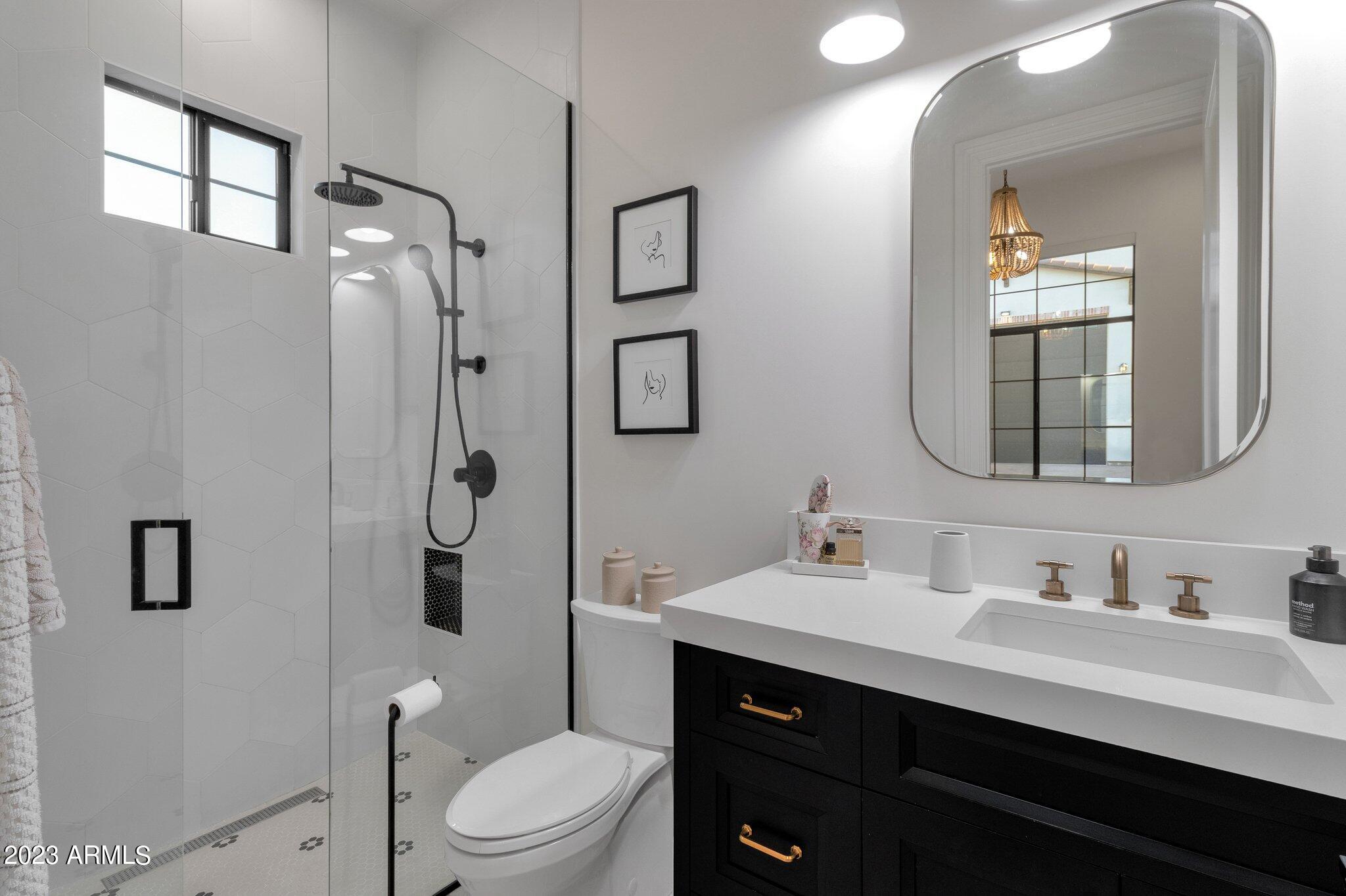 PARADISE VALLEY RANCHOS - Residential