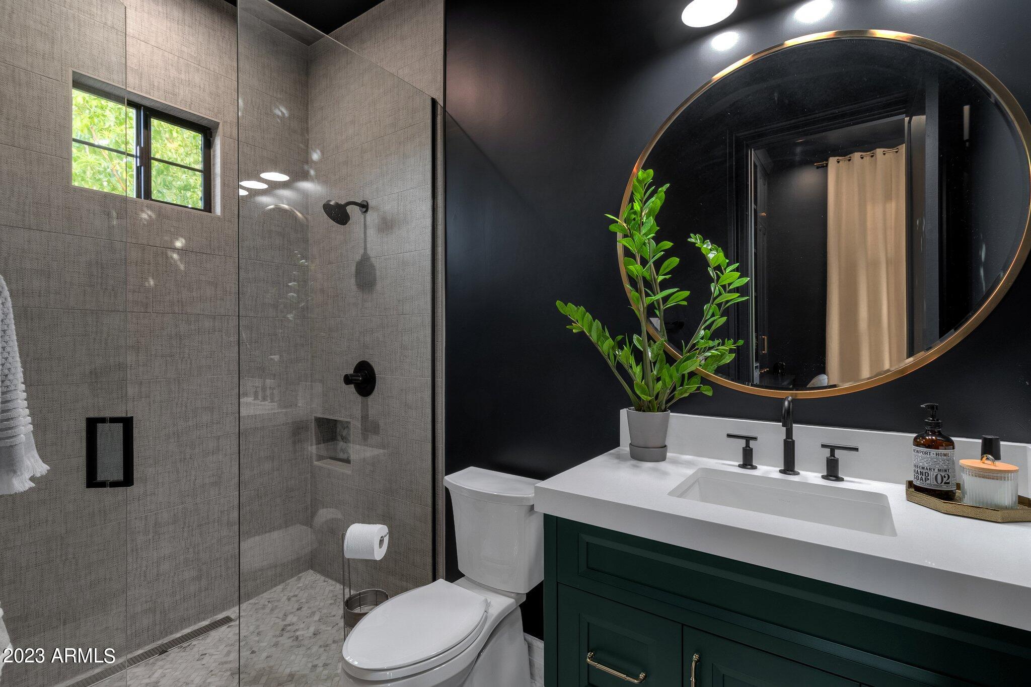 PARADISE VALLEY RANCHOS - Residential