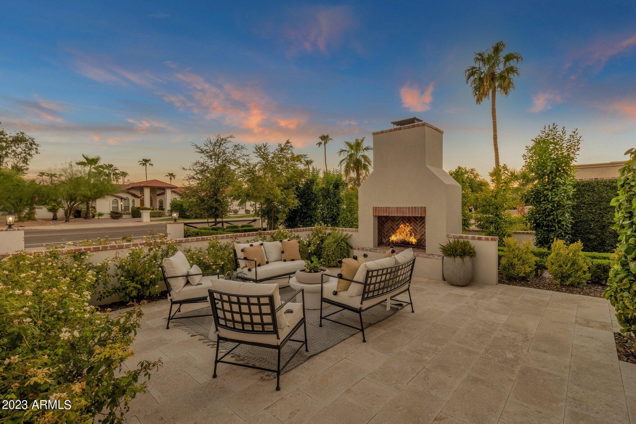 PARADISE VALLEY RANCHOS - Residential