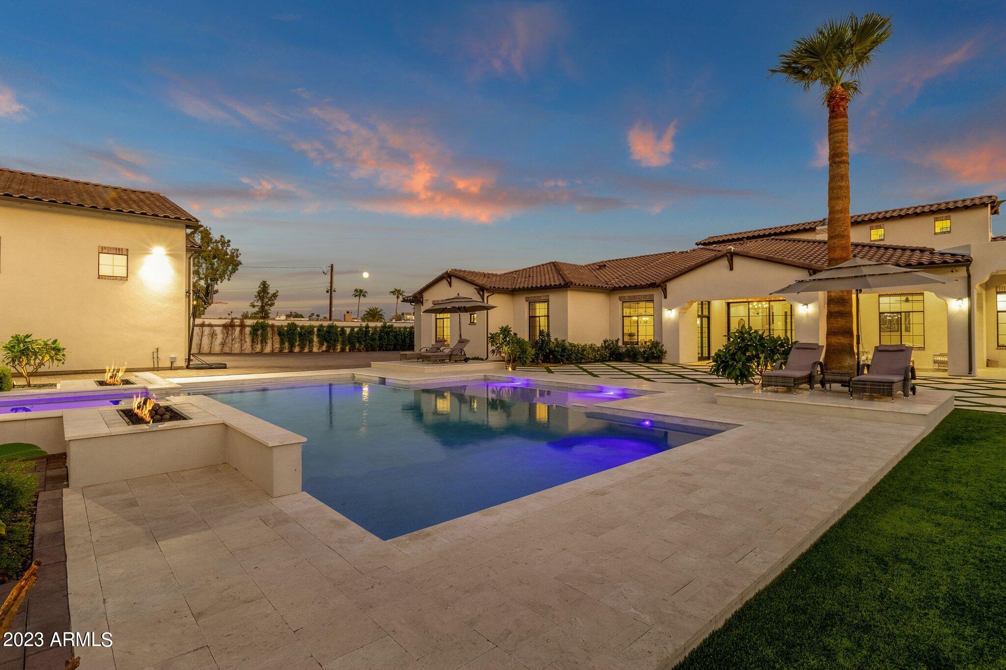 PARADISE VALLEY RANCHOS - Residential