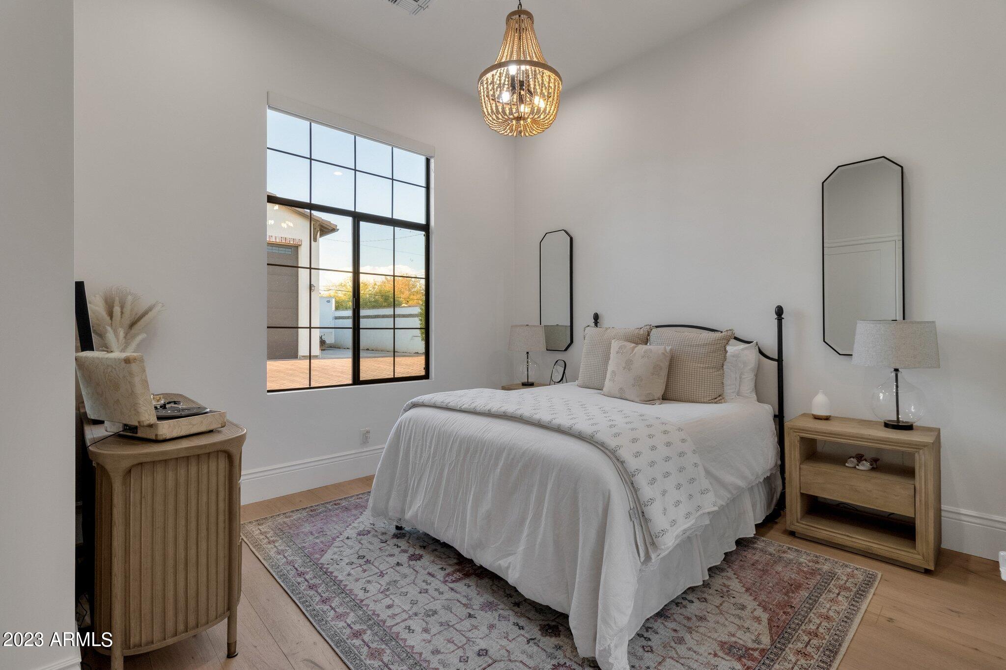 PARADISE VALLEY RANCHOS - Residential