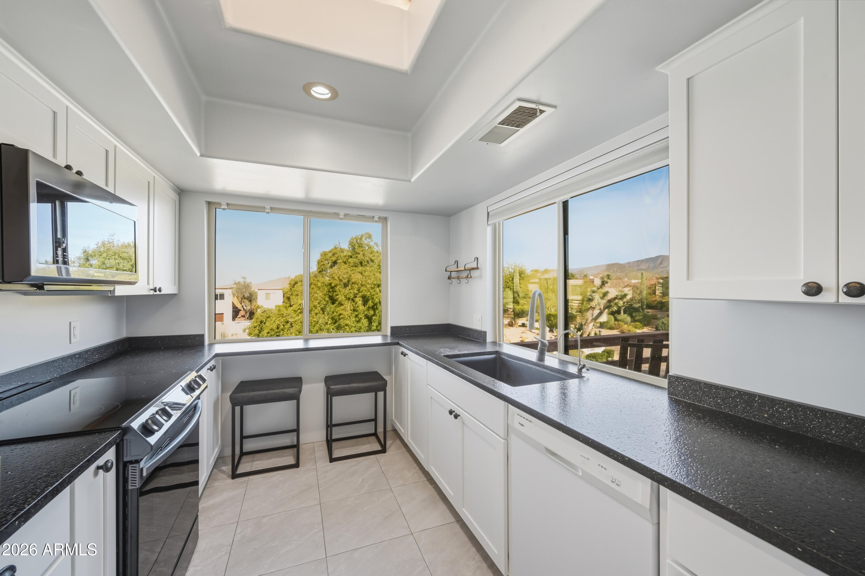 CAREFREE VILLAS - Residential