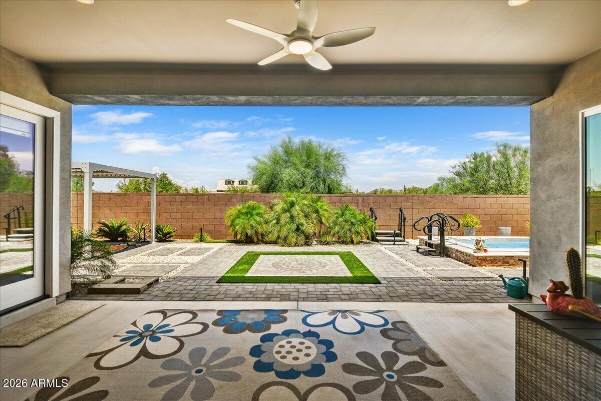 SAGUARO TRAILS - Residential