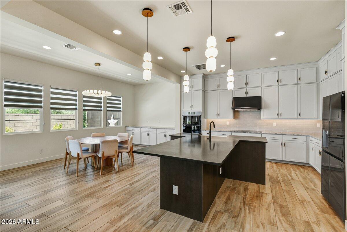 SAGUARO TRAILS - Residential