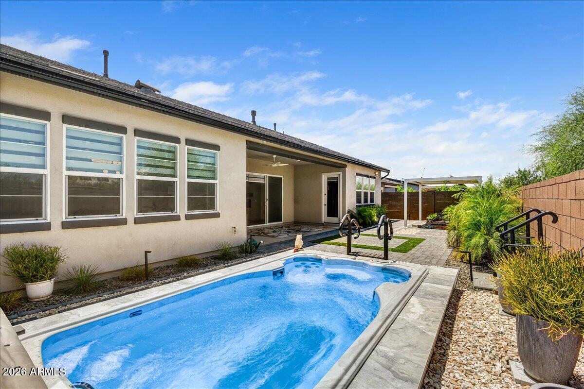 SAGUARO TRAILS - Residential