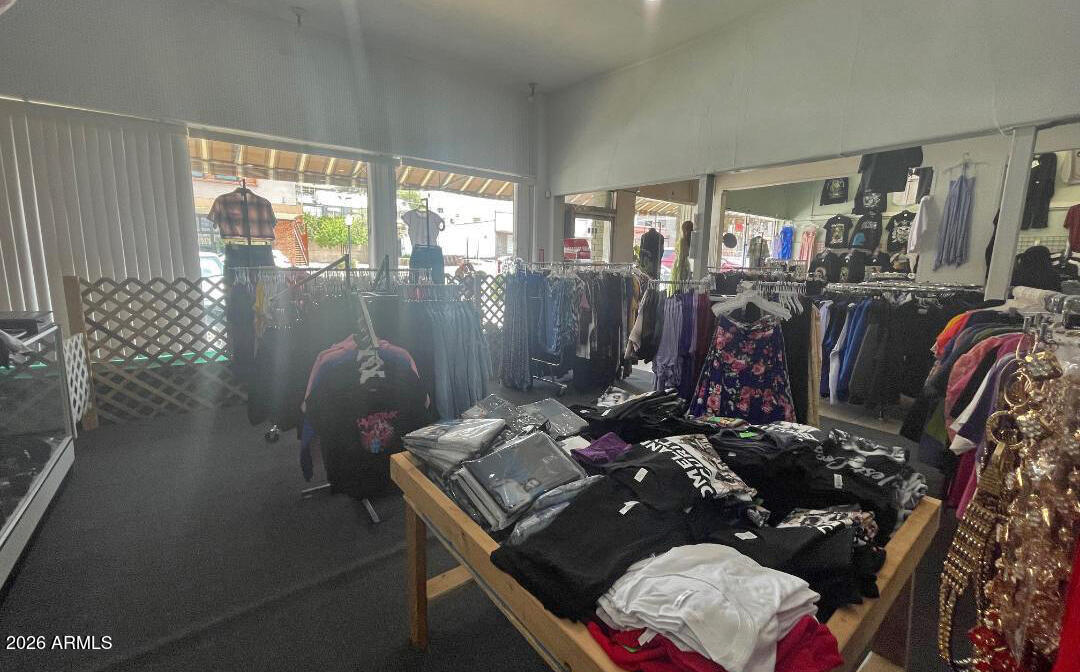 GLOBE TOWNSITE - Commercial Sale