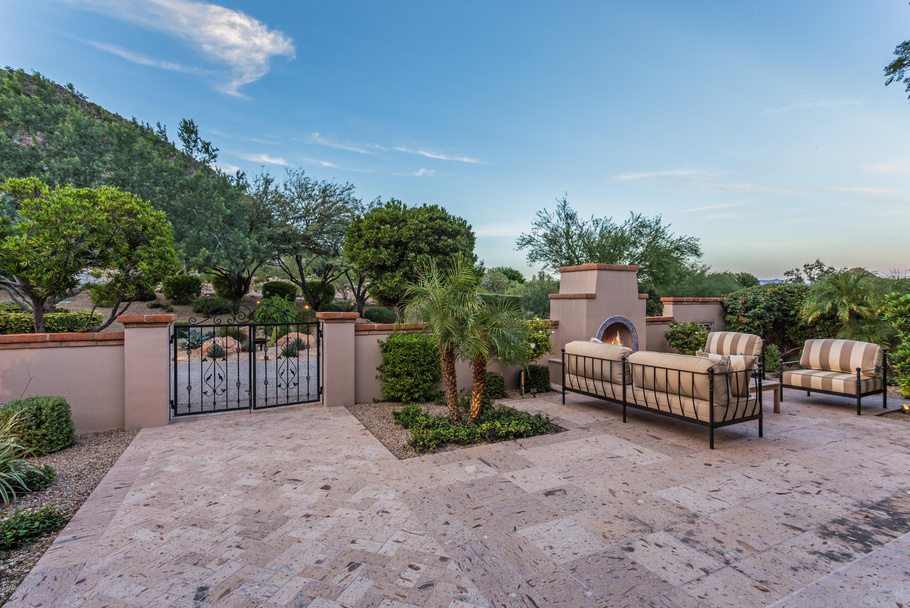 PARADISE VALLEY COUNTRY ESTATES - Residential