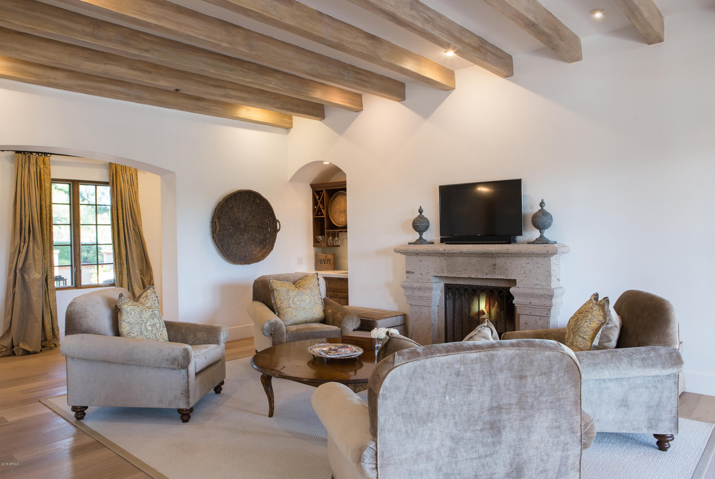 PARADISE VALLEY COUNTRY ESTATES - Residential