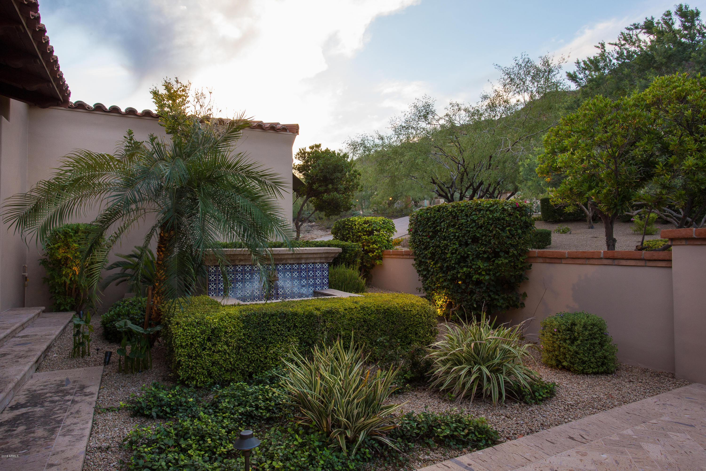 PARADISE VALLEY COUNTRY ESTATES - Residential
