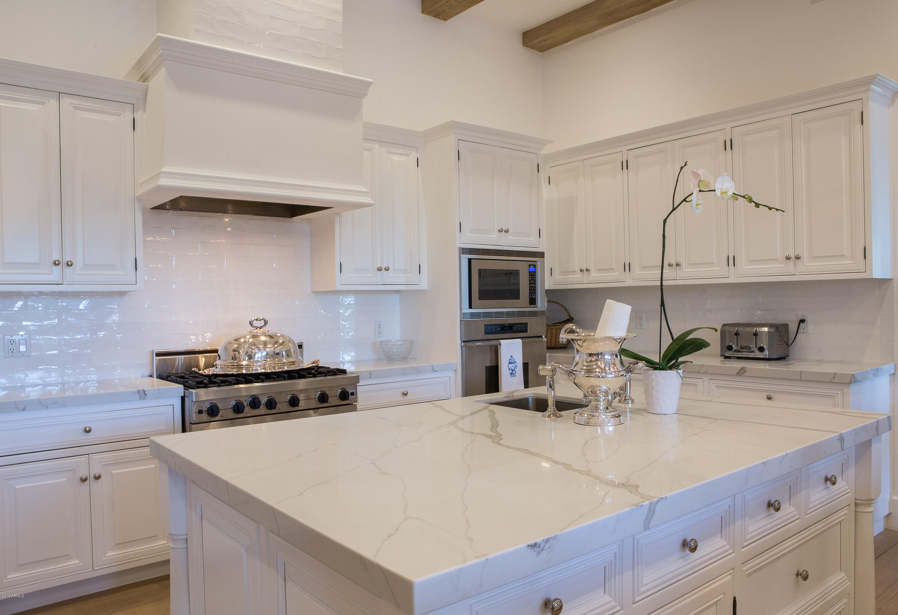 PARADISE VALLEY COUNTRY ESTATES - Residential