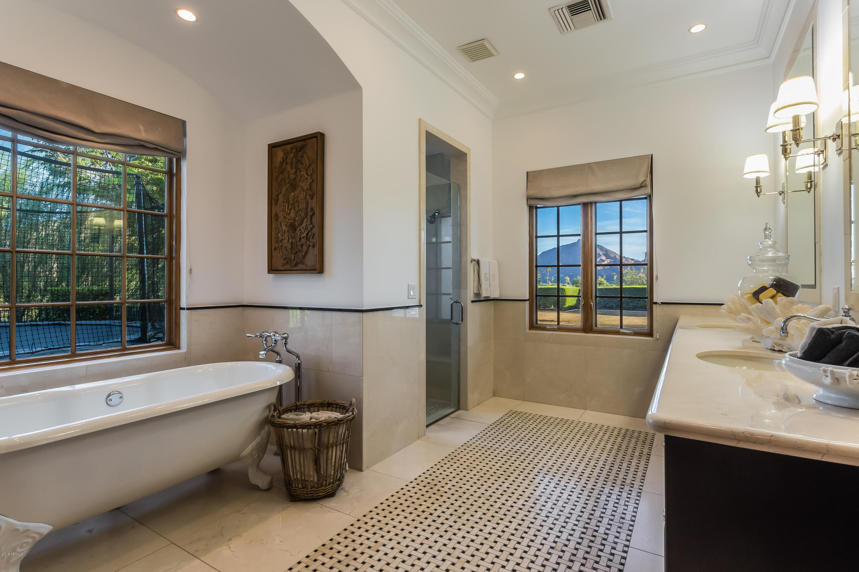 PARADISE VALLEY COUNTRY ESTATES - Residential