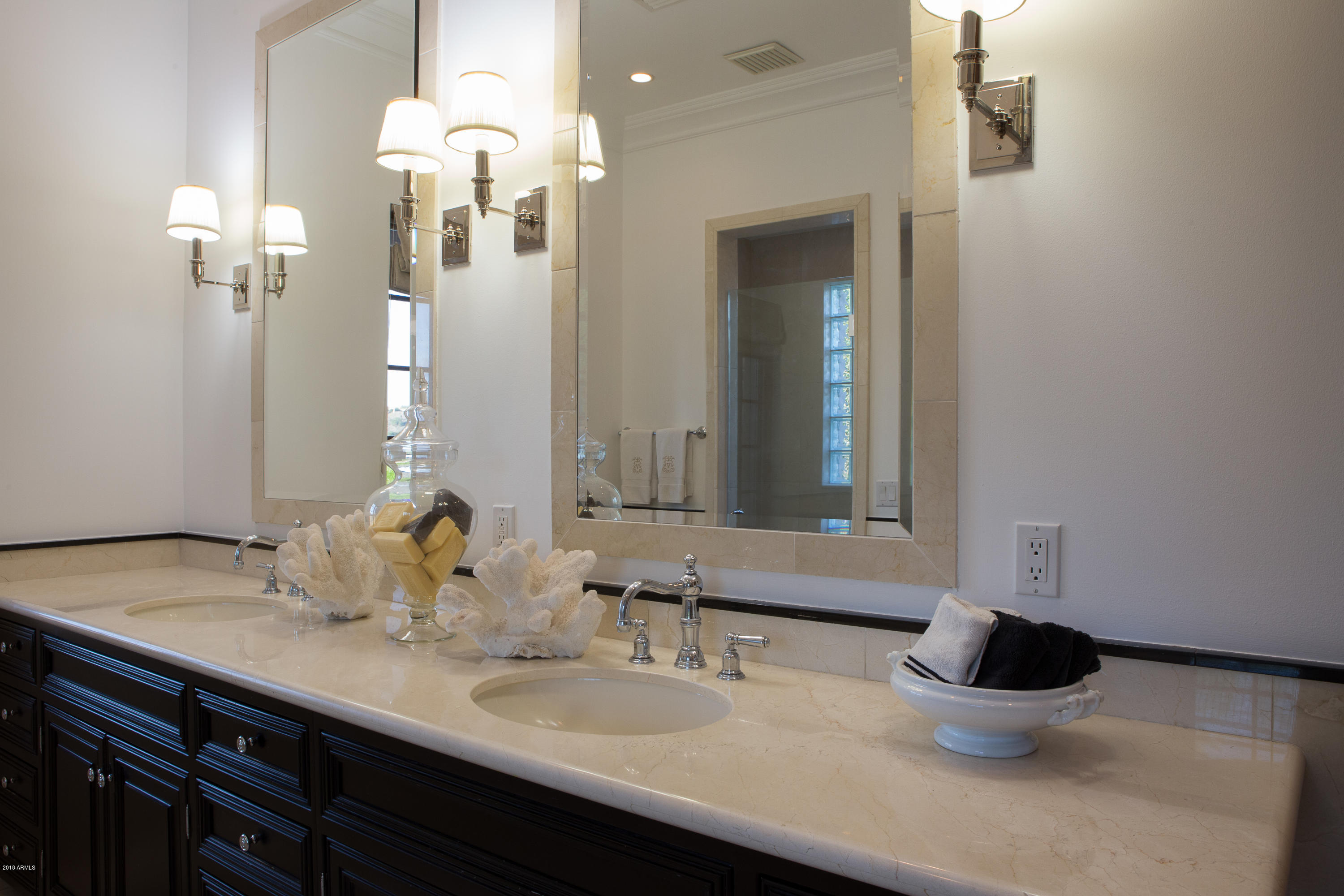 PARADISE VALLEY COUNTRY ESTATES - Residential