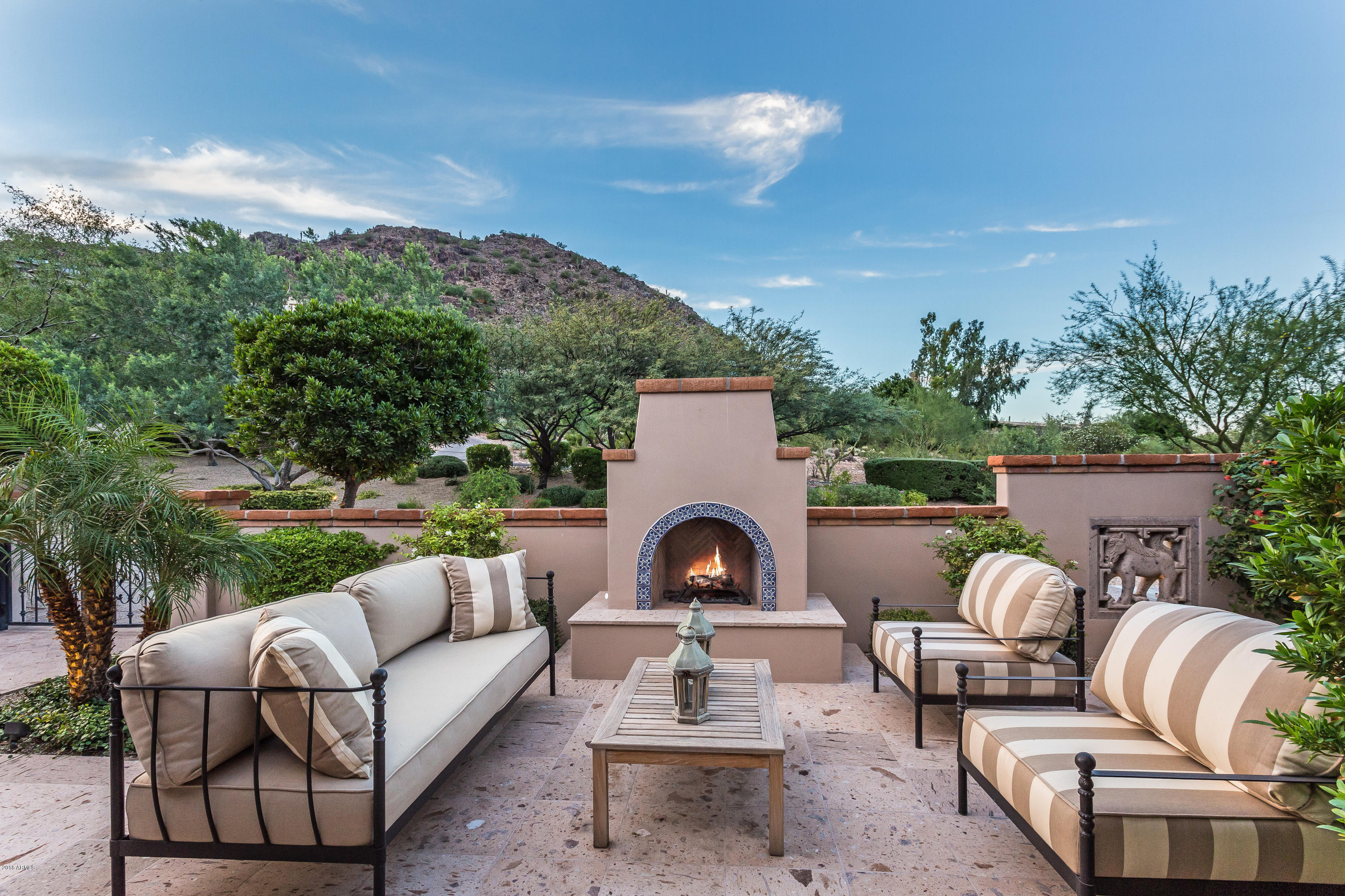 PARADISE VALLEY COUNTRY ESTATES - Residential