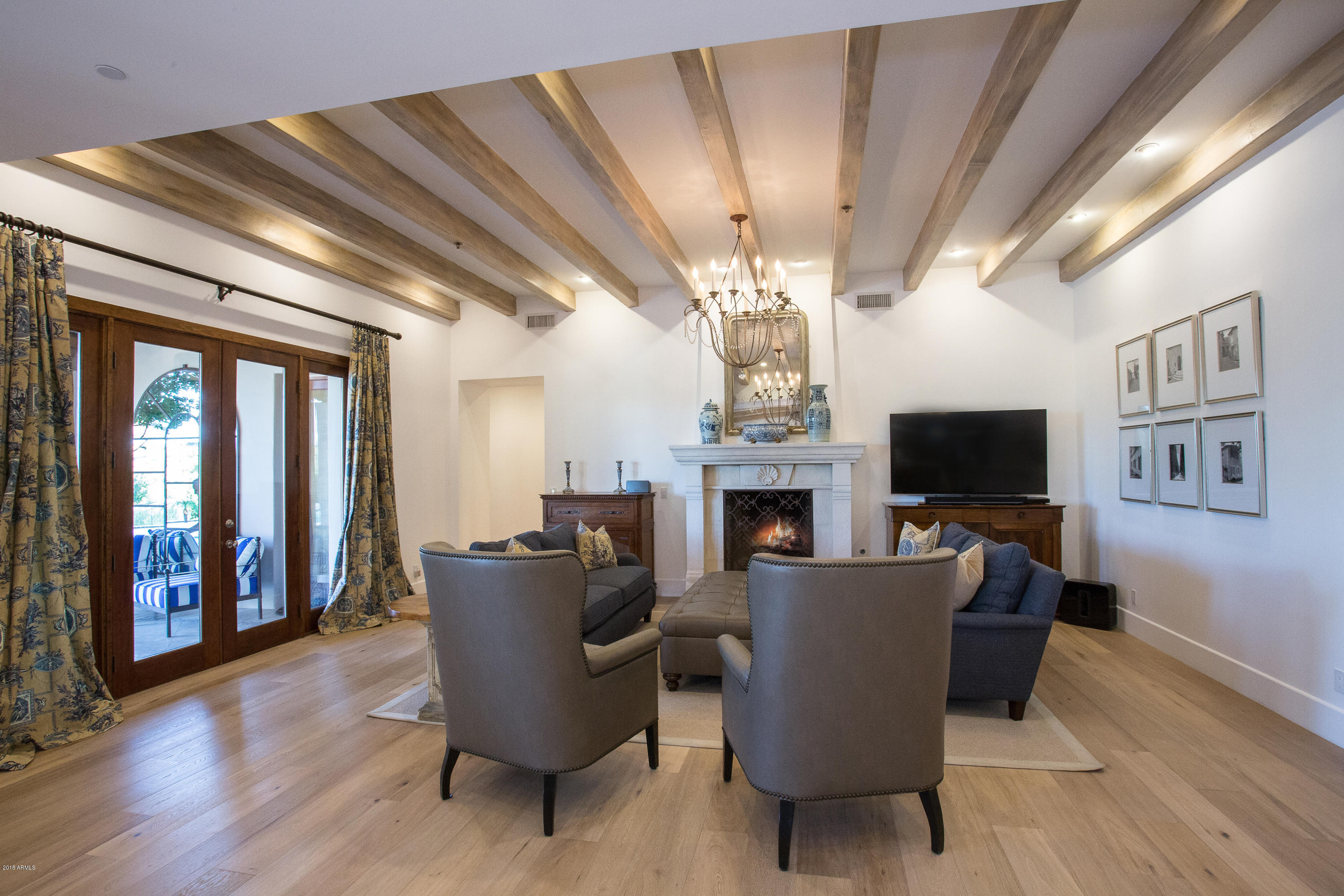 PARADISE VALLEY COUNTRY ESTATES - Residential