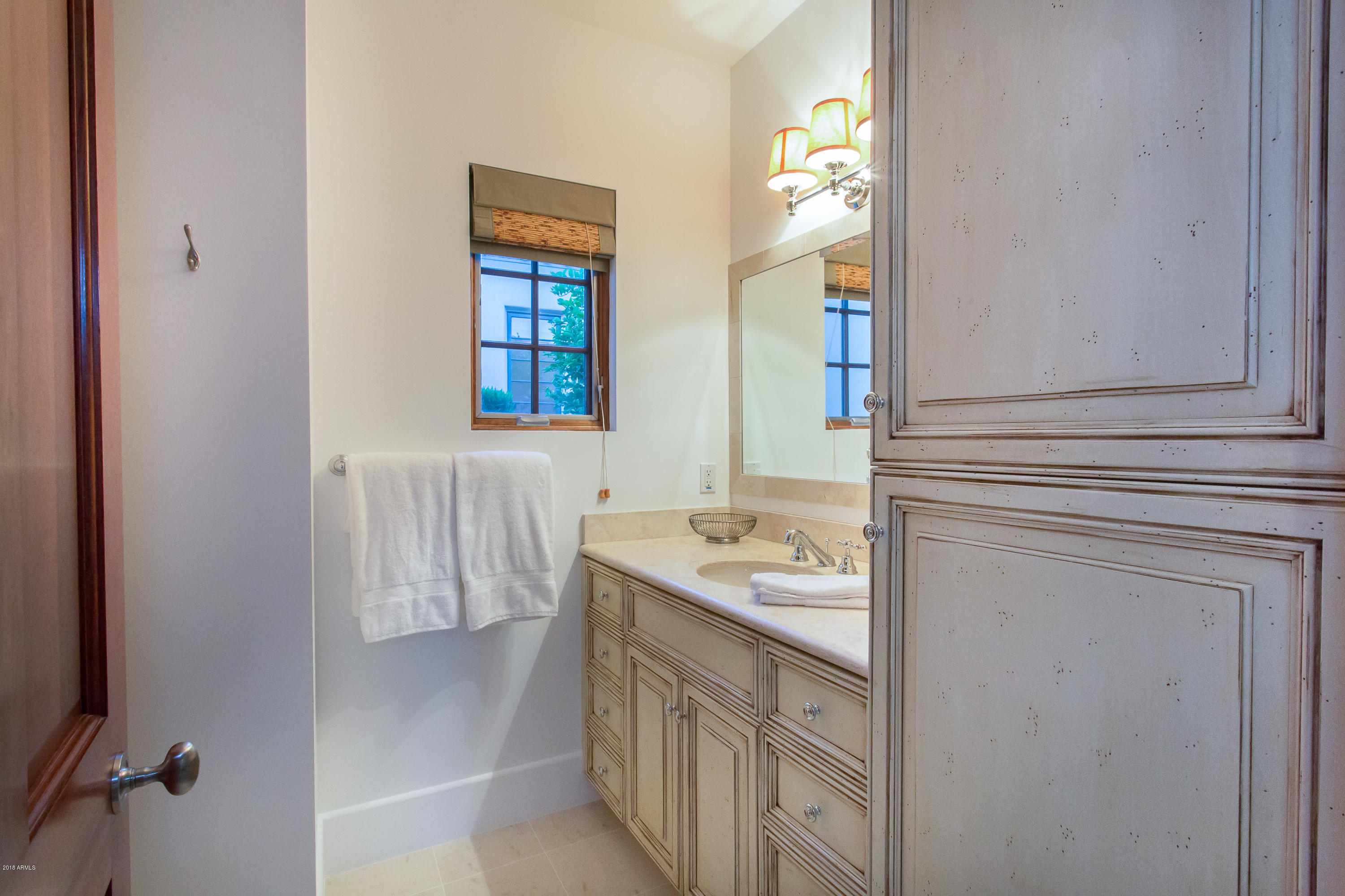 PARADISE VALLEY COUNTRY ESTATES - Residential