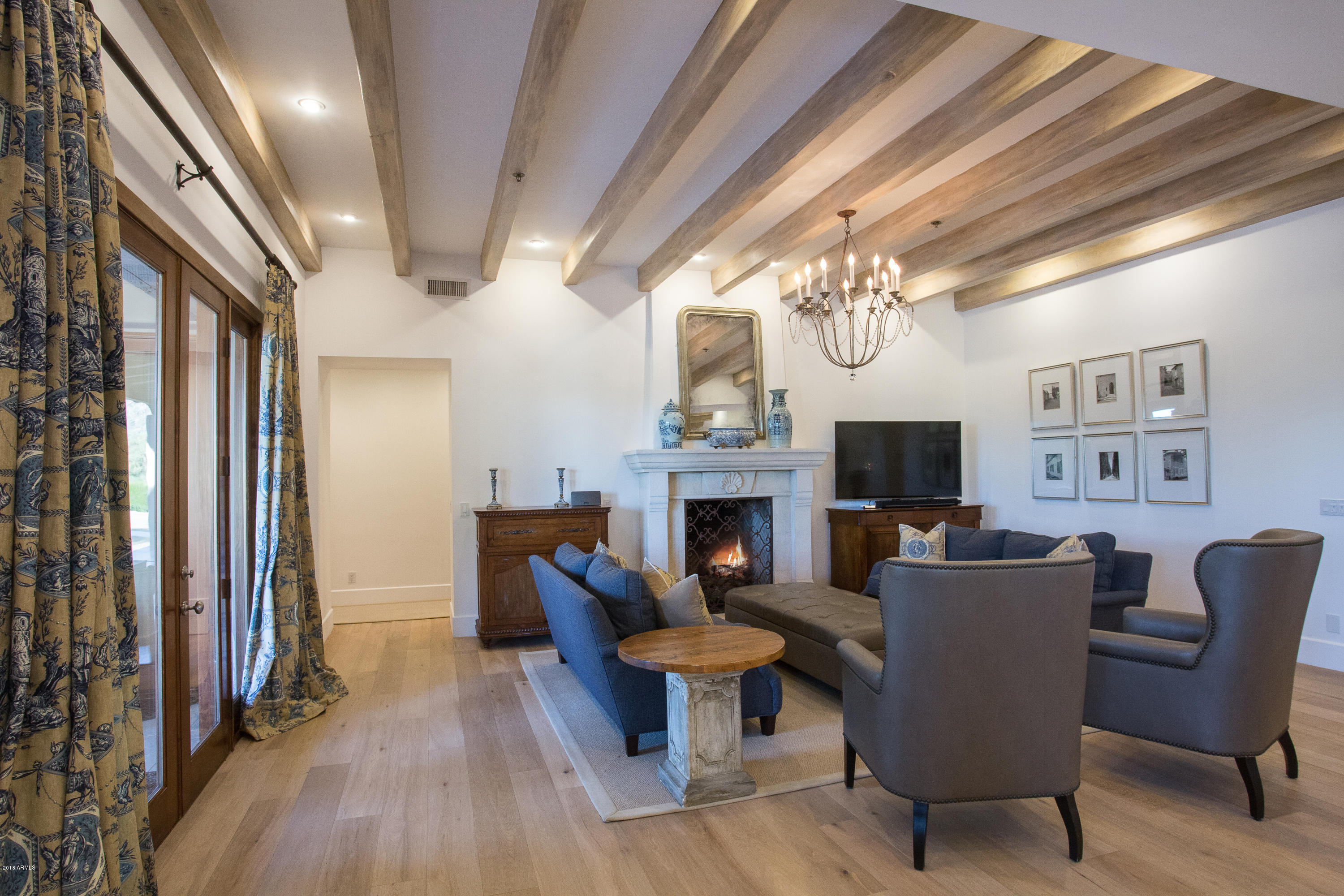 PARADISE VALLEY COUNTRY ESTATES - Residential