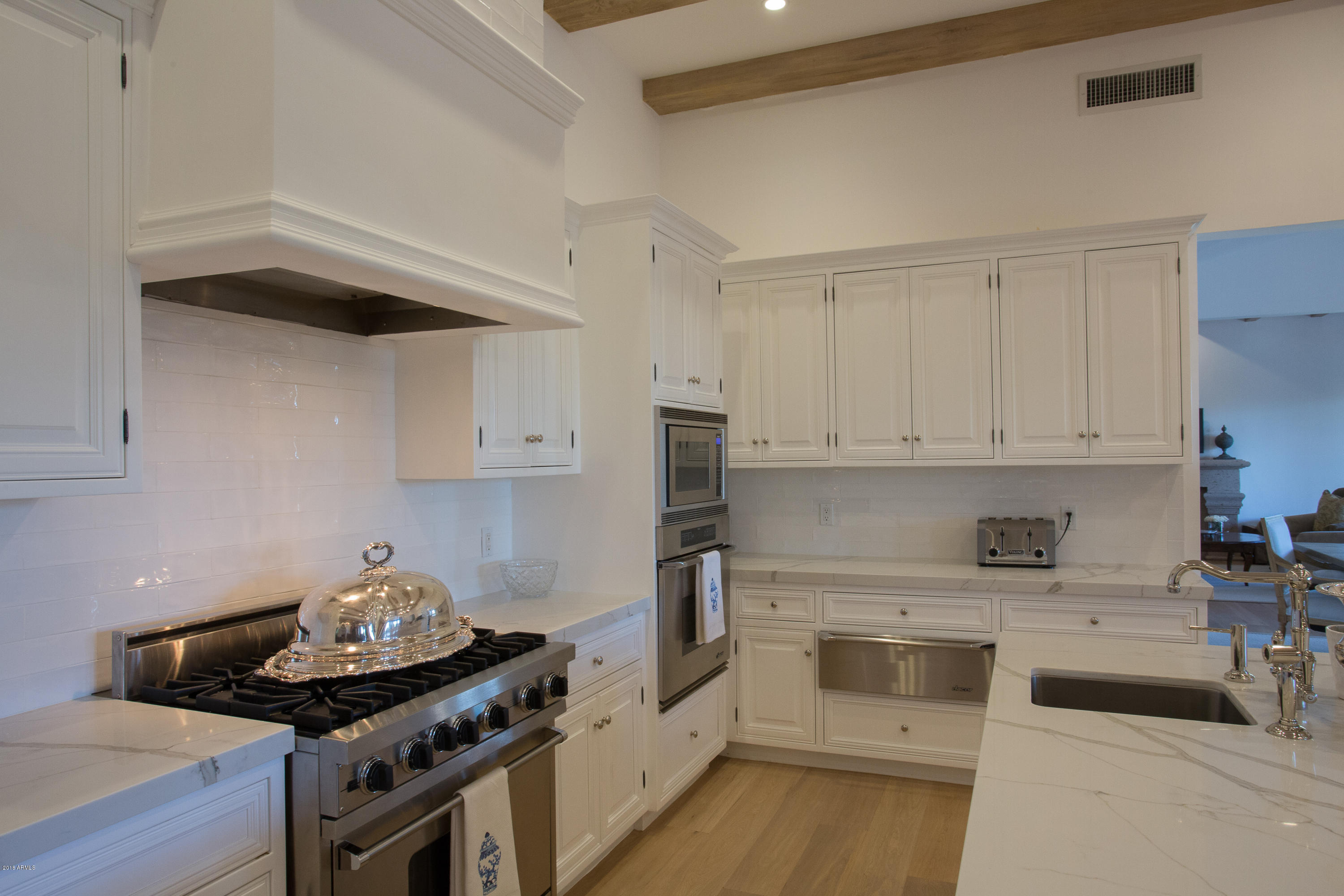 PARADISE VALLEY COUNTRY ESTATES - Residential