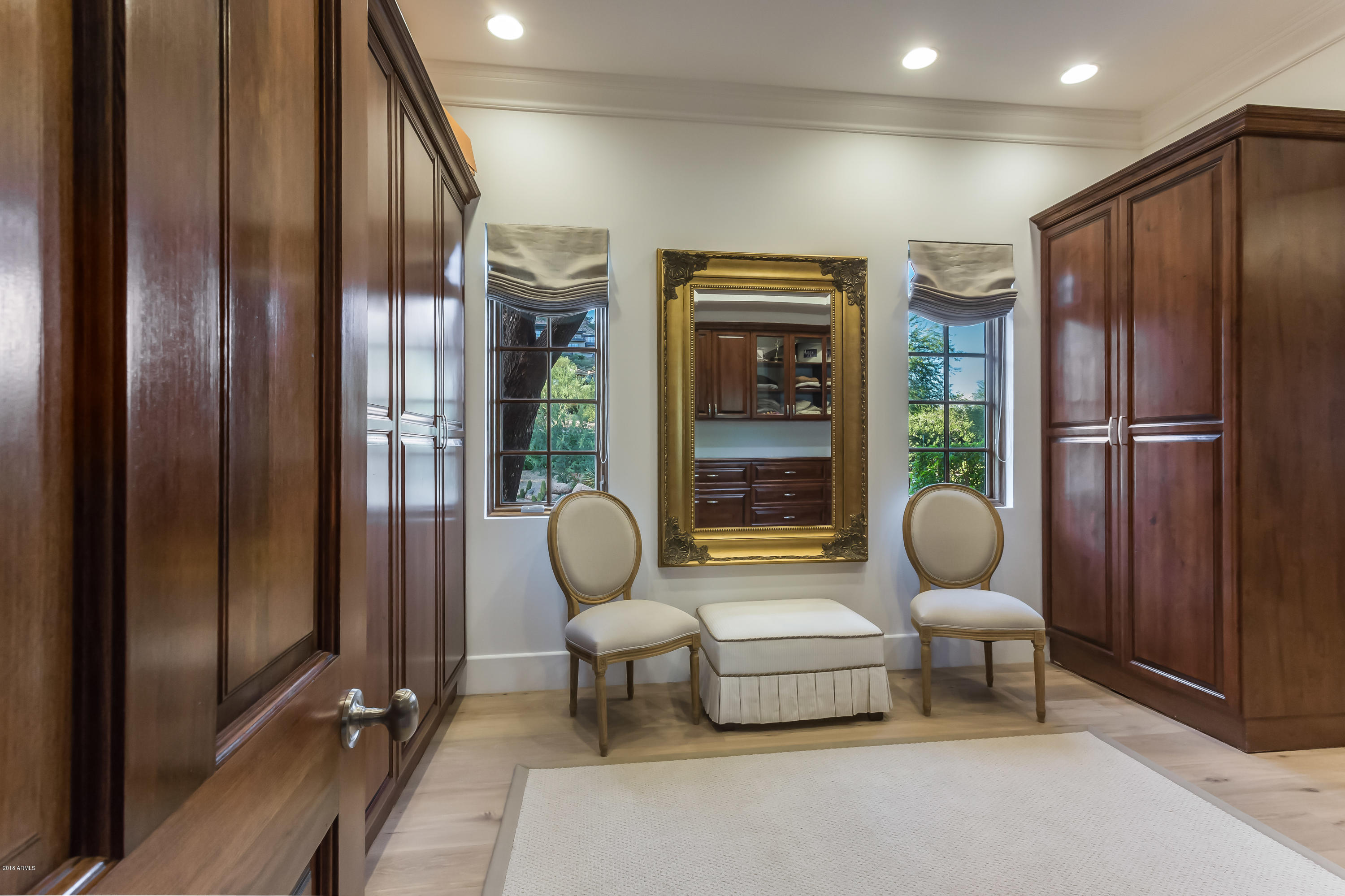 PARADISE VALLEY COUNTRY ESTATES - Residential