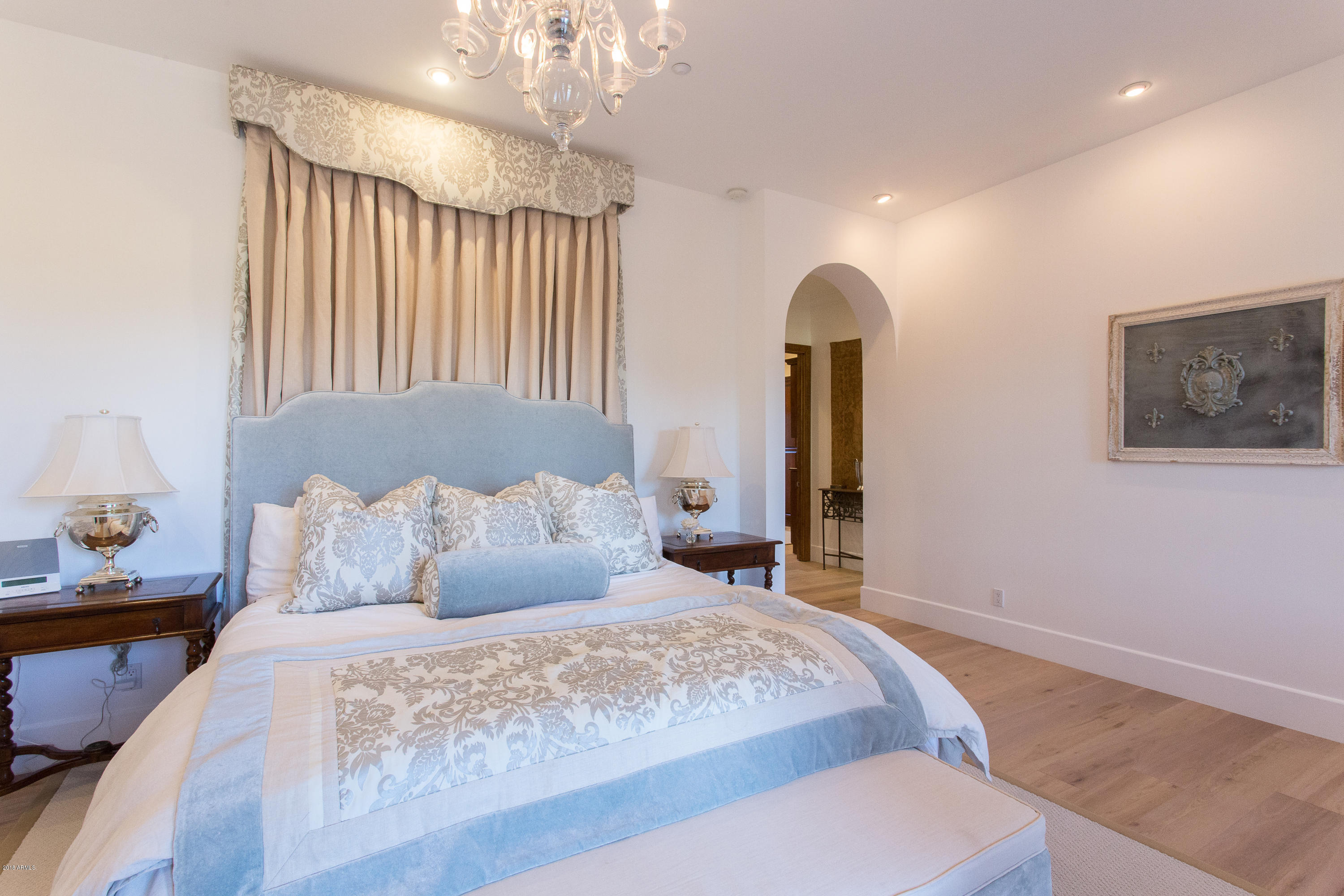 PARADISE VALLEY COUNTRY ESTATES - Residential