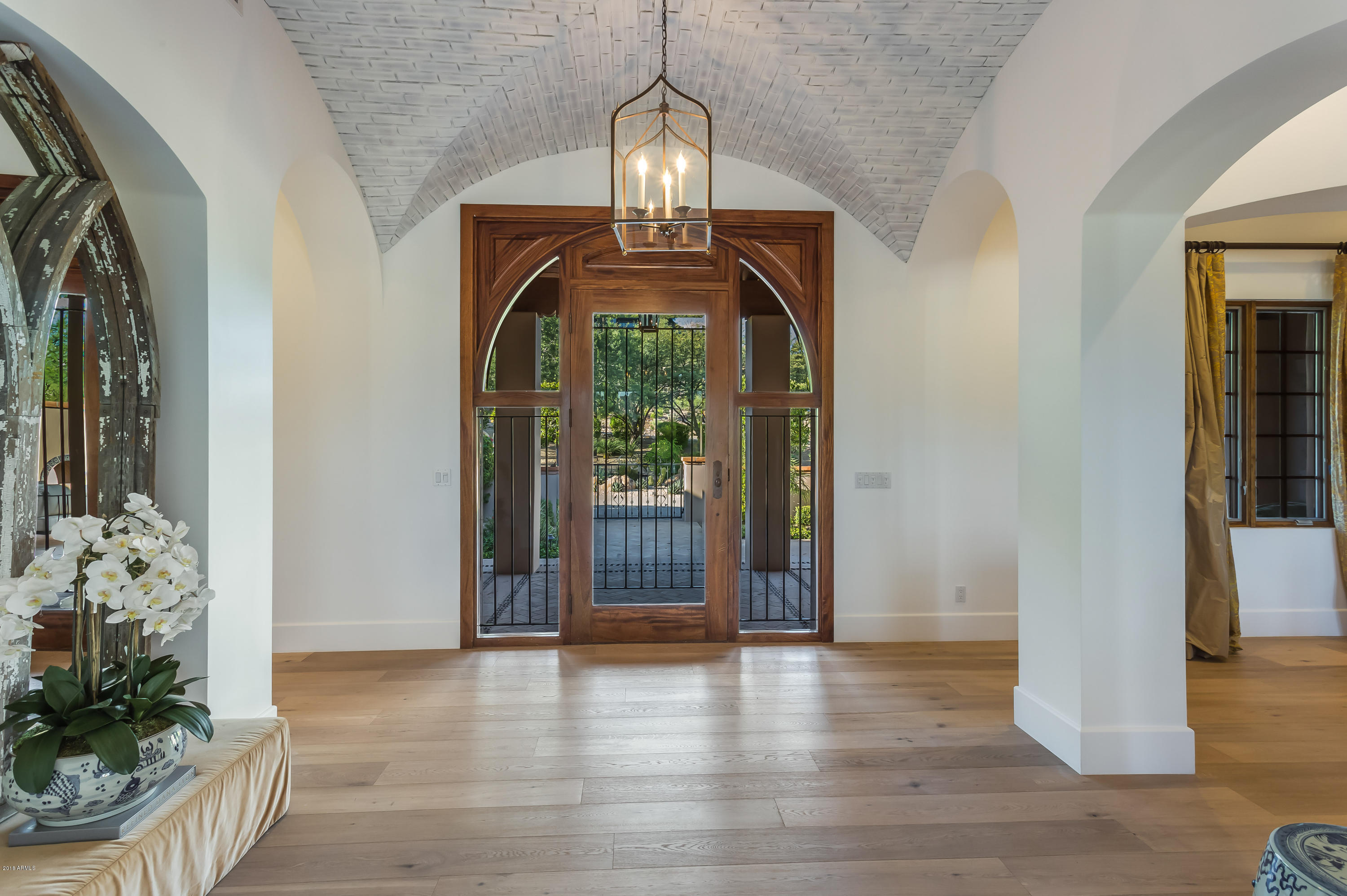 PARADISE VALLEY COUNTRY ESTATES - Residential