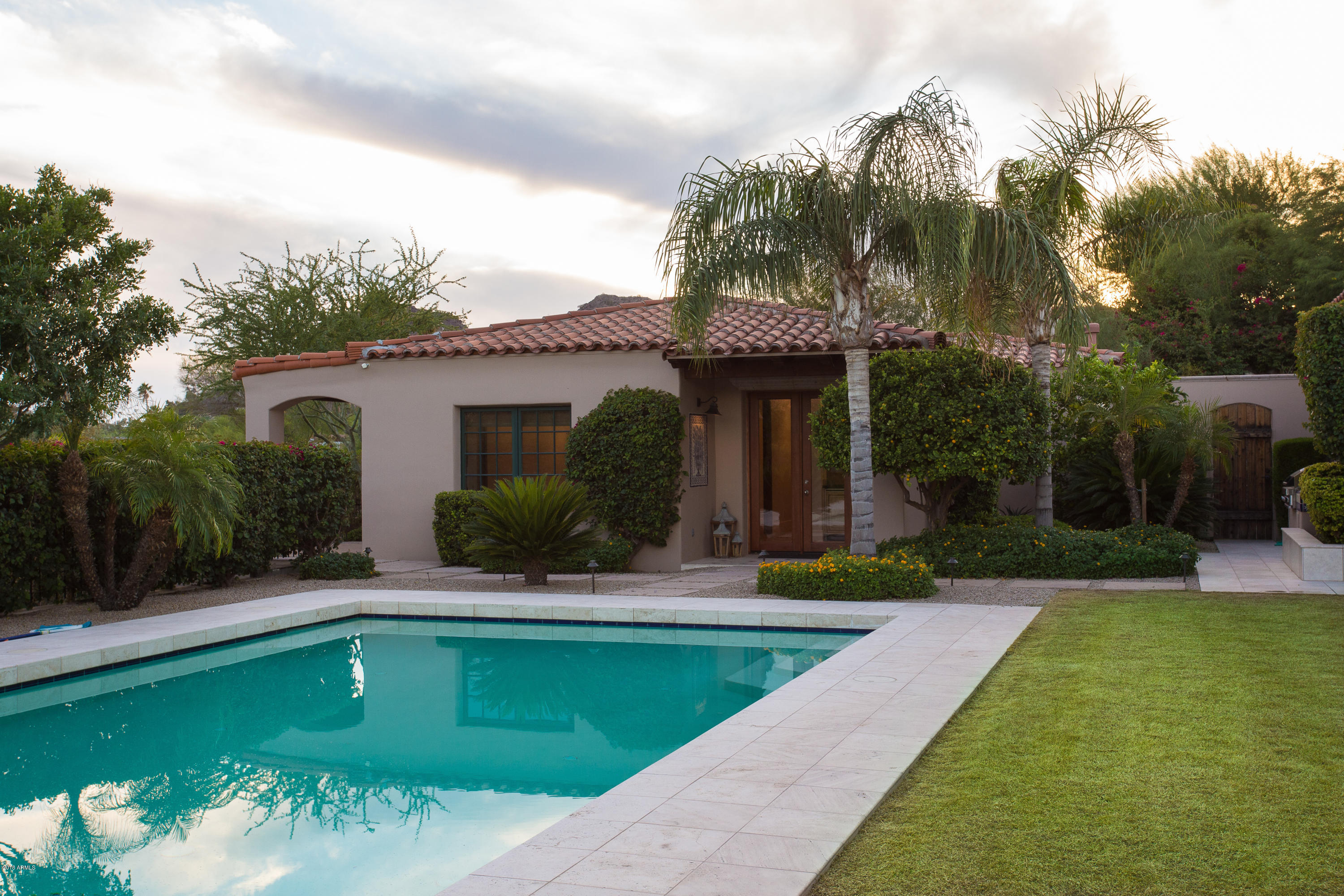 PARADISE VALLEY COUNTRY ESTATES - Residential