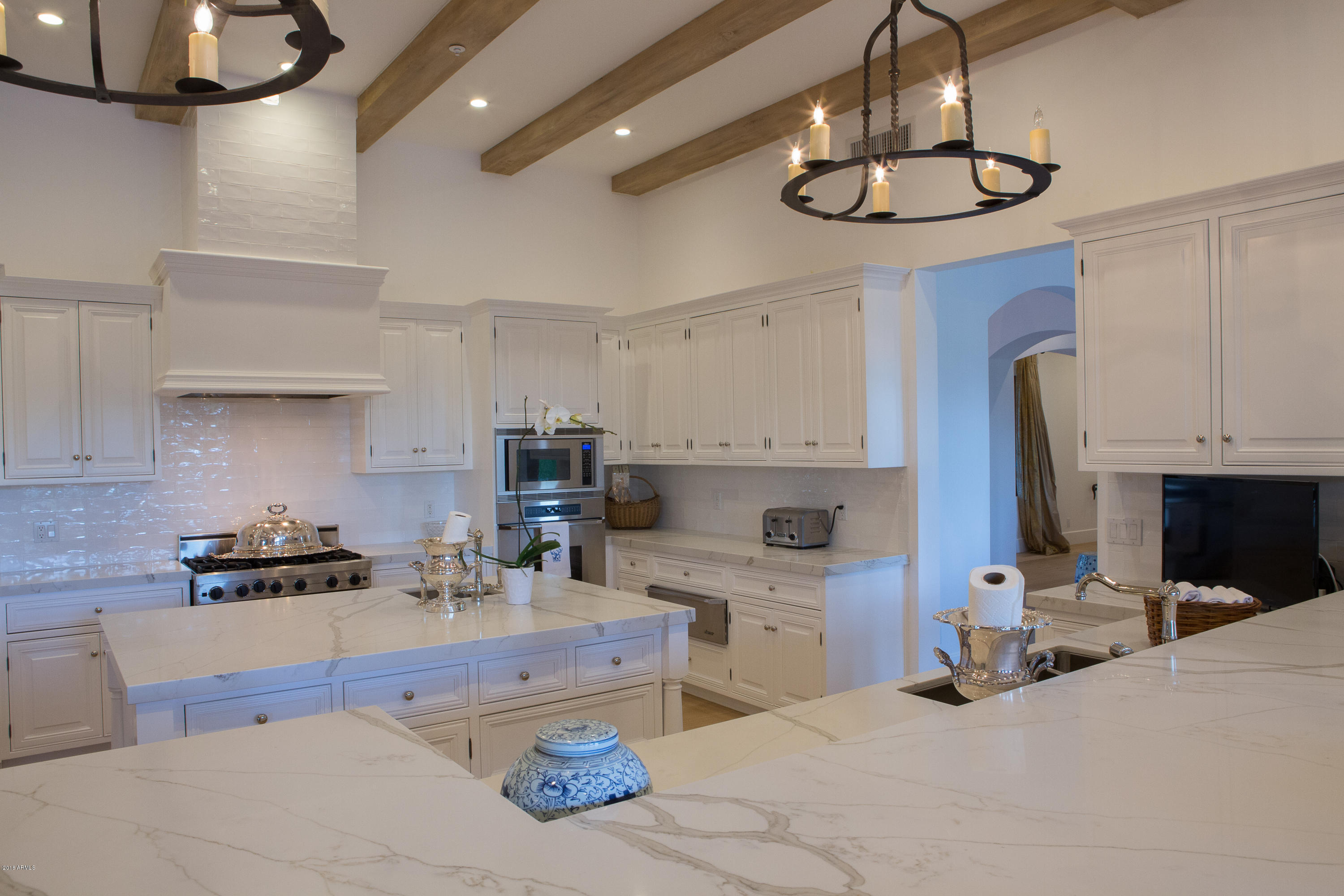 PARADISE VALLEY COUNTRY ESTATES - Residential