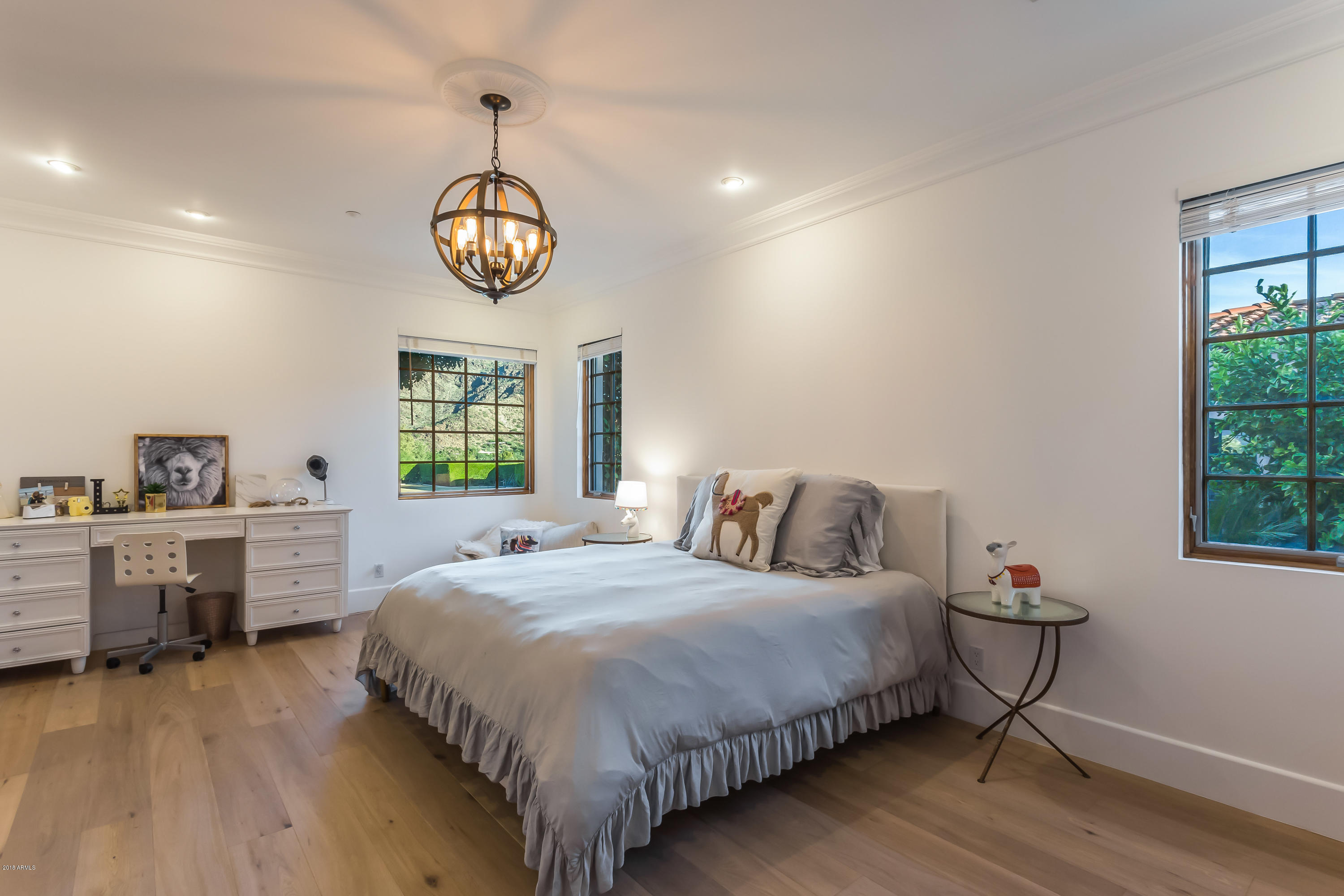 PARADISE VALLEY COUNTRY ESTATES - Residential