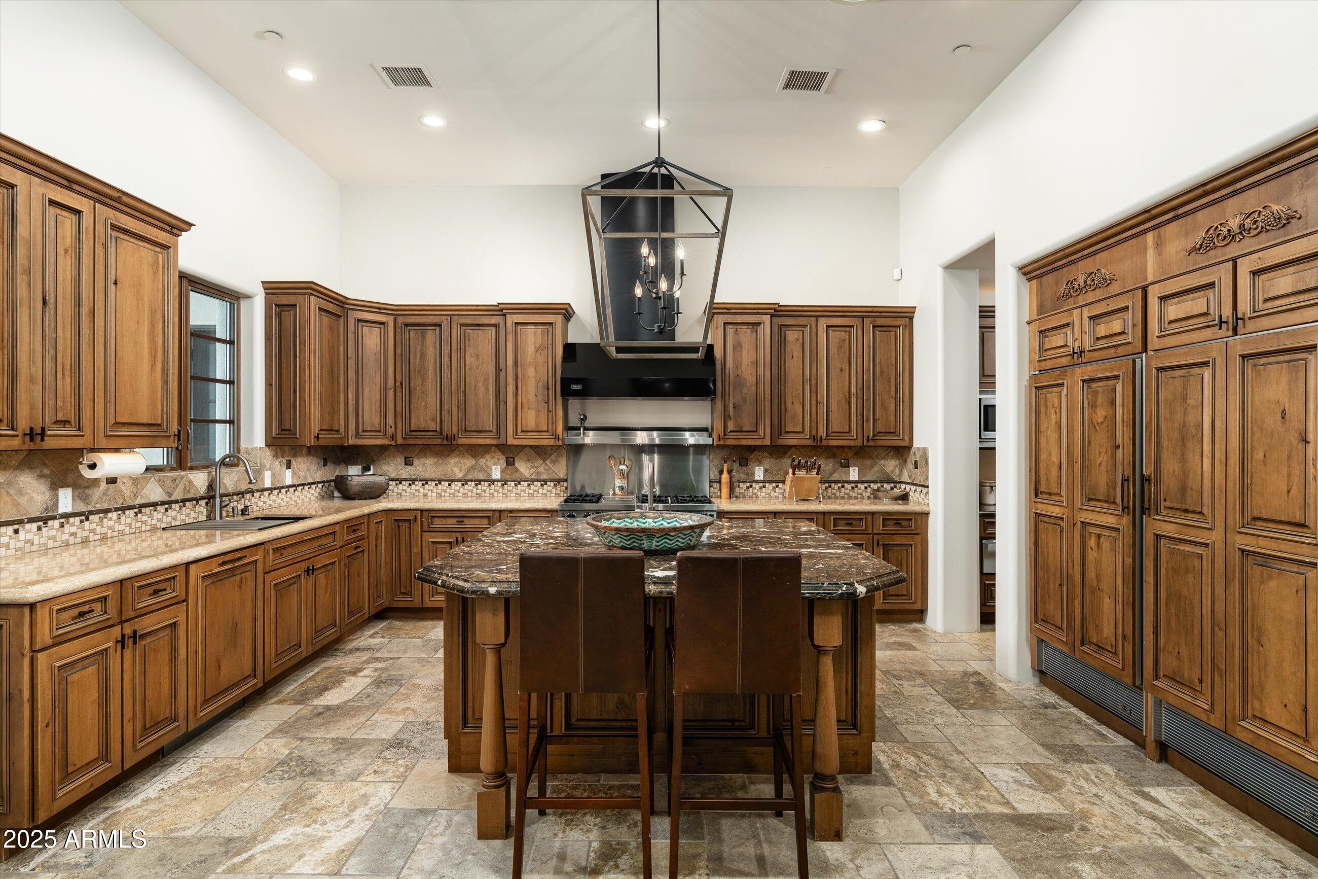 WHISPER ROCK - Residential