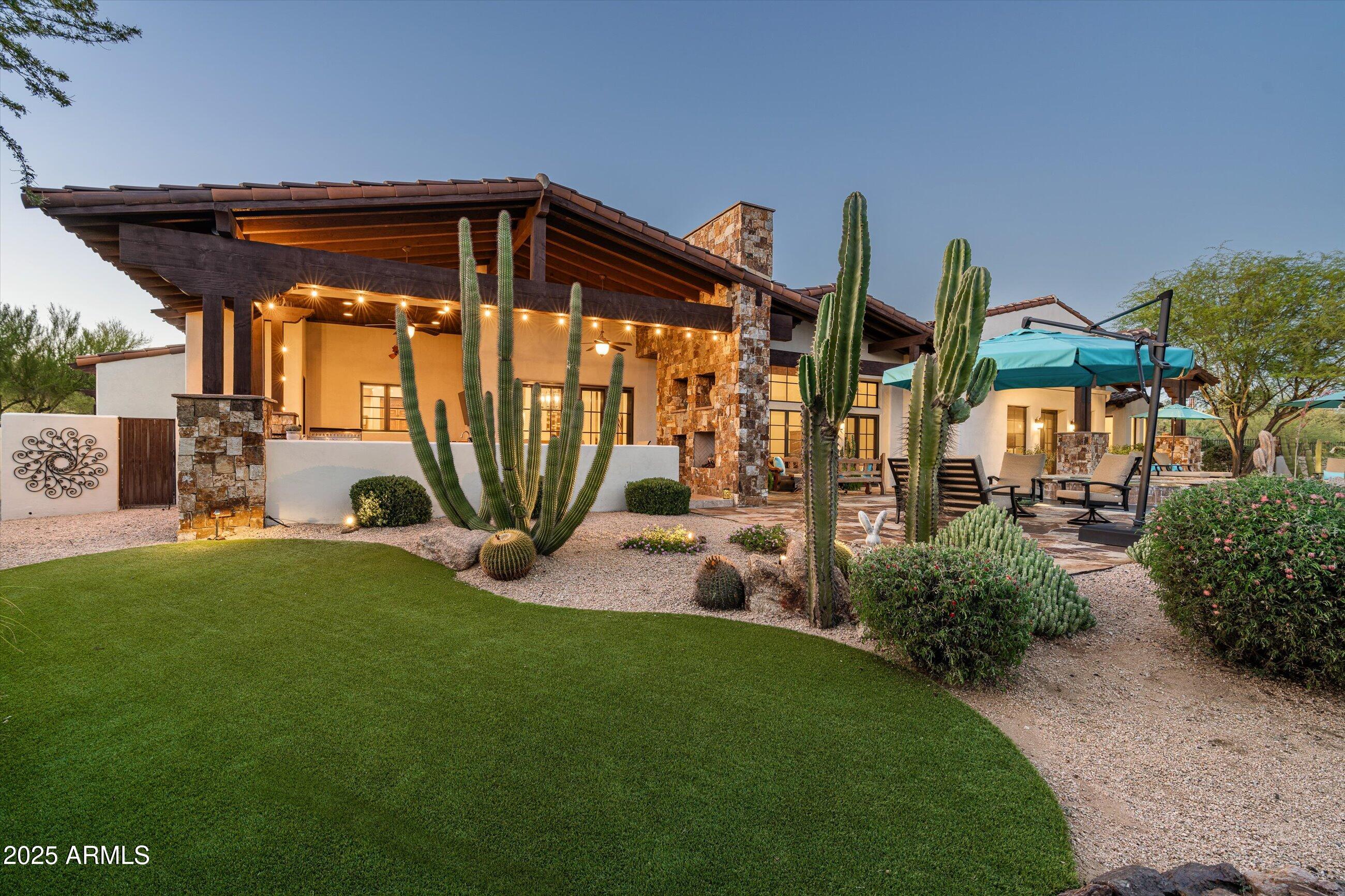 WHISPER ROCK - Residential