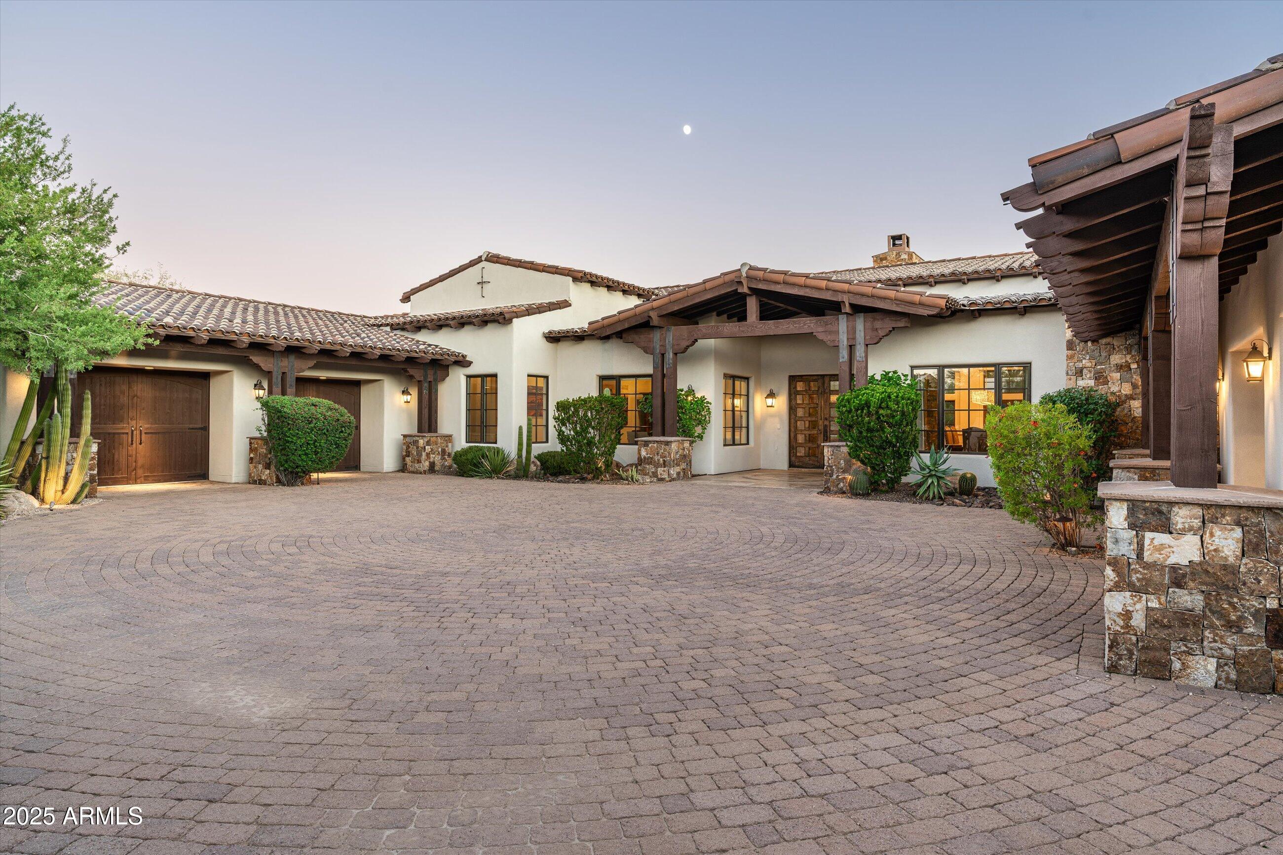 WHISPER ROCK - Residential