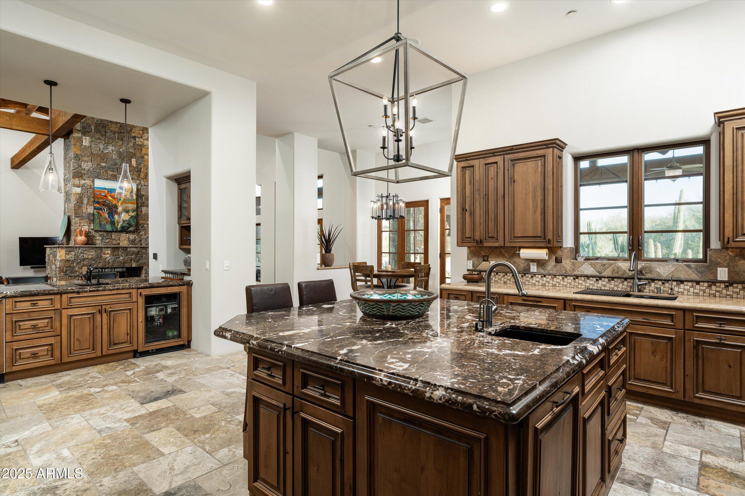 WHISPER ROCK - Residential
