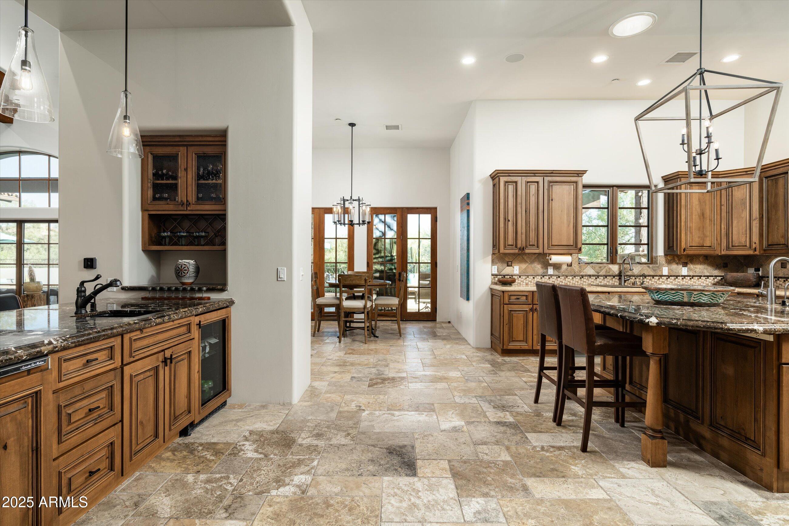 WHISPER ROCK - Residential